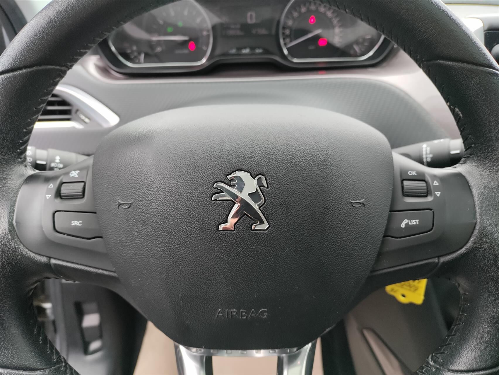 Billede af Peugeot 2008 1,2 VTi Active Sky 82HK