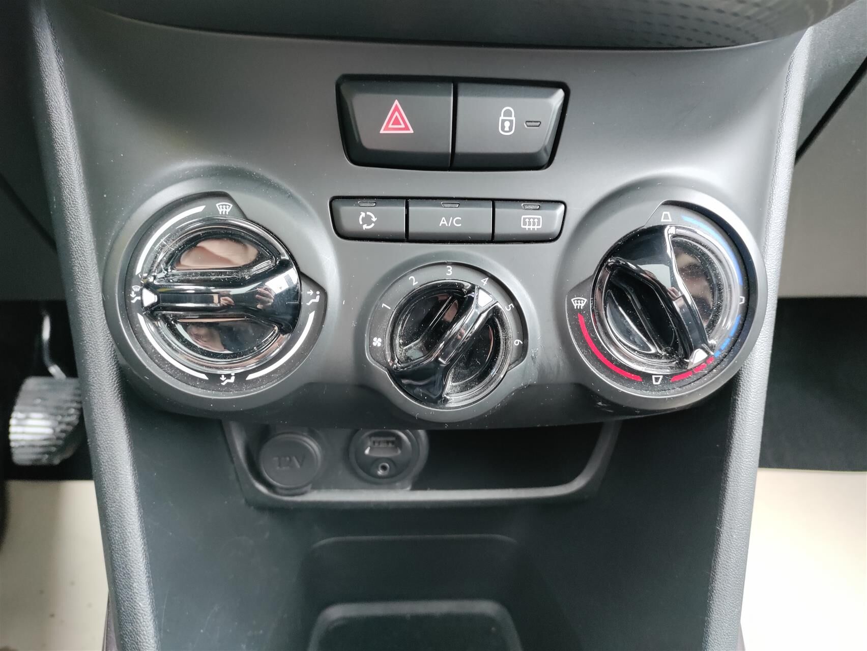 Billede af Peugeot 2008 1,2 VTi Active Sky 82HK