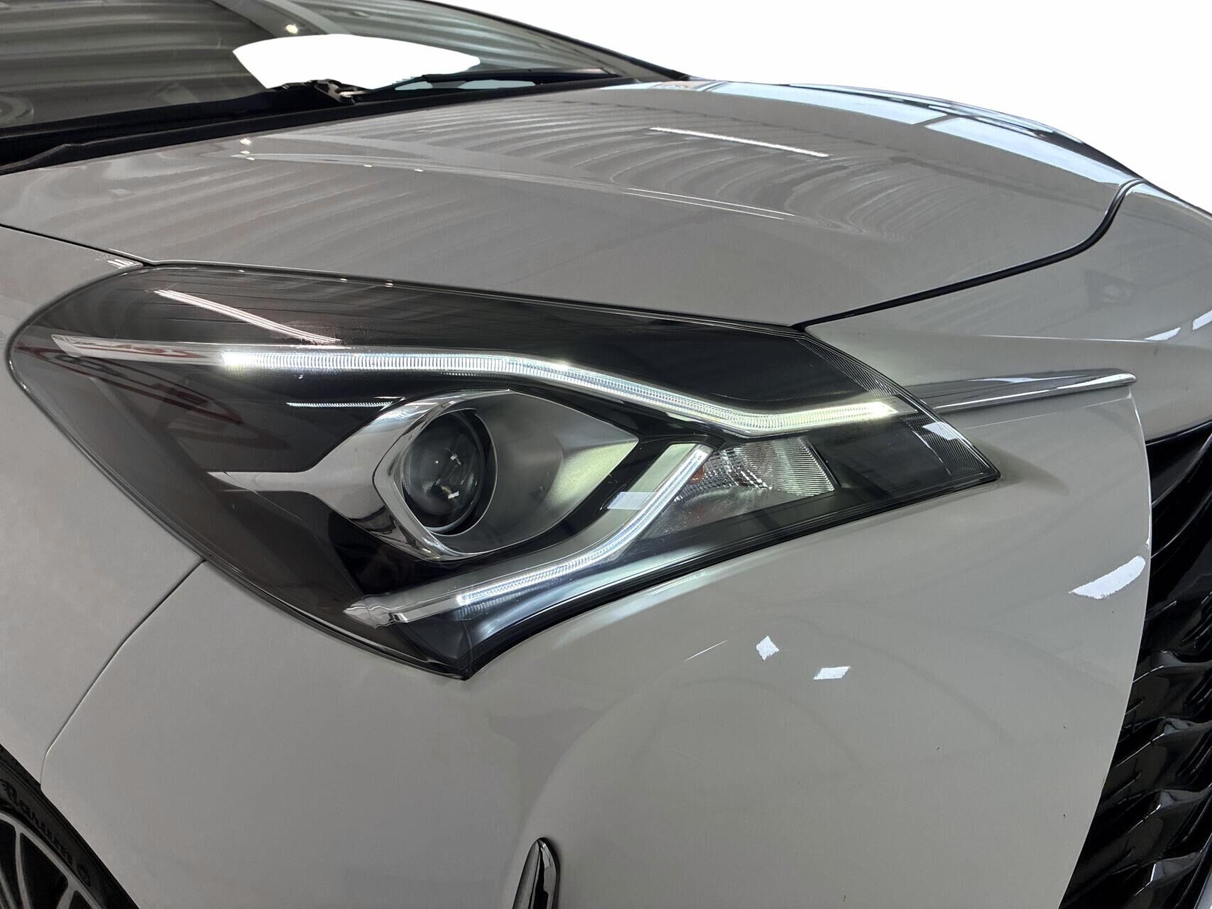 Billede af Toyota Yaris 1,5 Hybrid H2 Limited E-CVT 100HK 5d Trinl. Gear