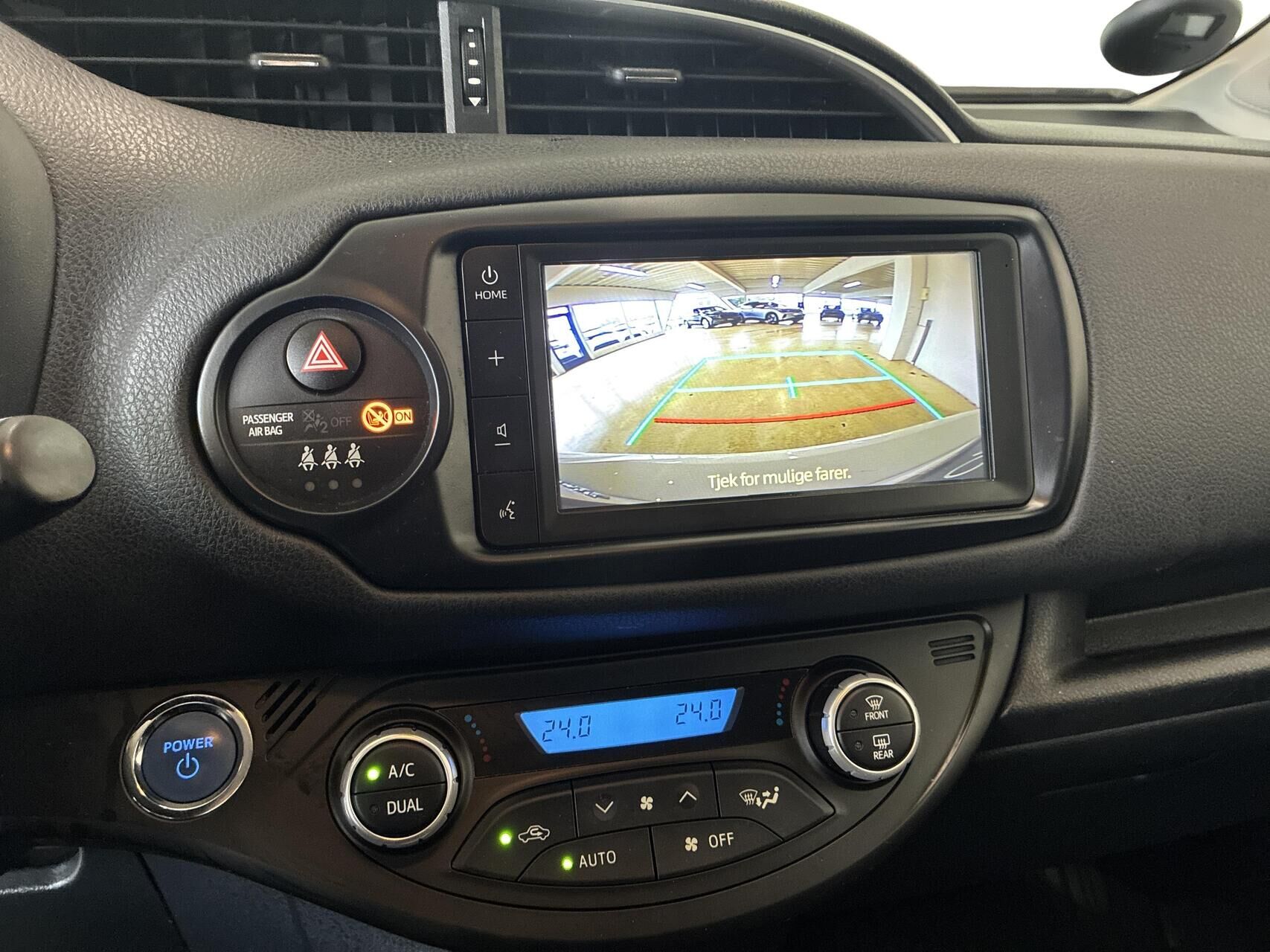 Billede af Toyota Yaris 1,5 Hybrid H2 Limited E-CVT 100HK 5d Trinl. Gear