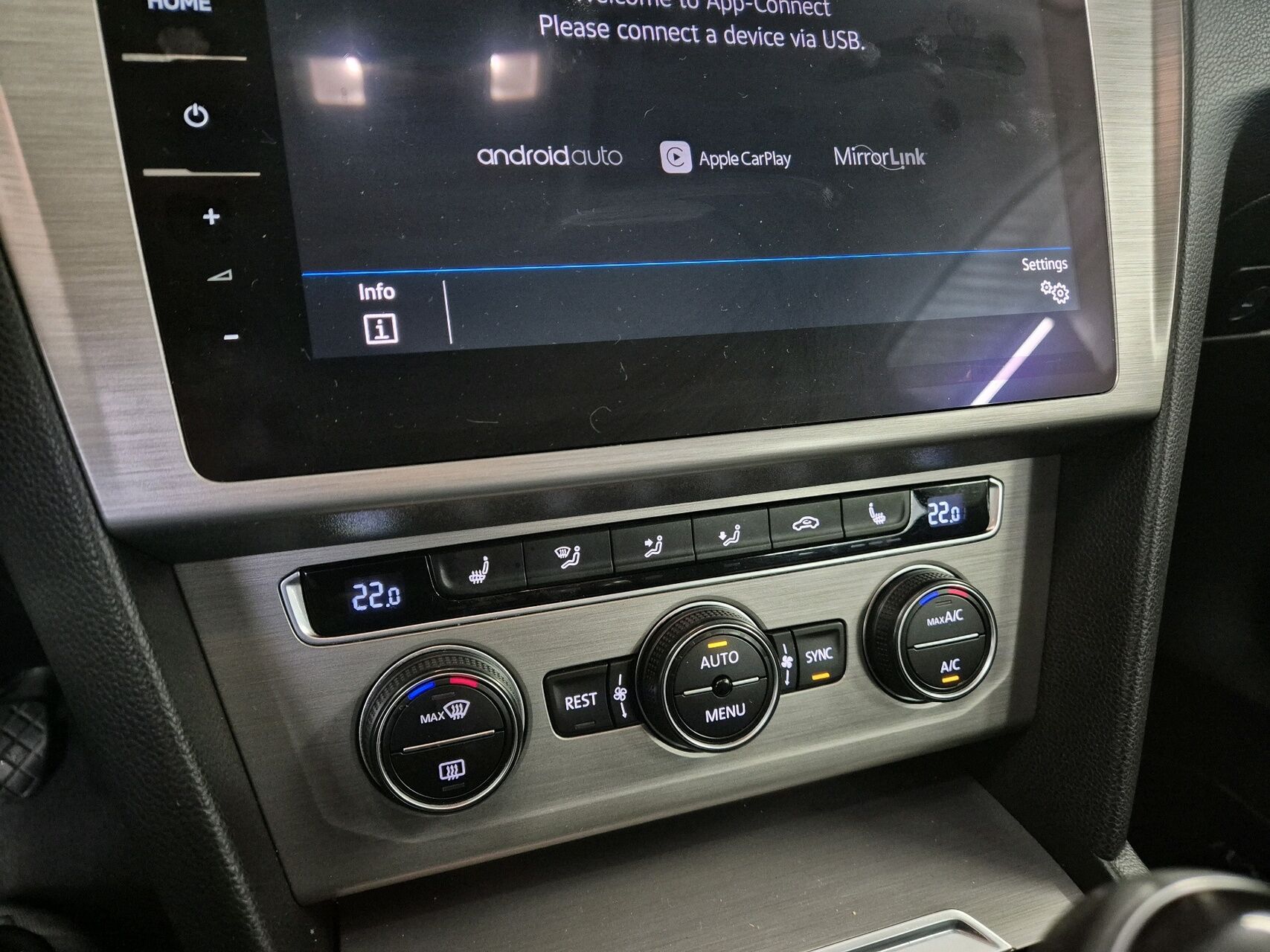 Billede af VW Passat Variant 2,0 TDI BMT Trendline 150HK Stc 6g