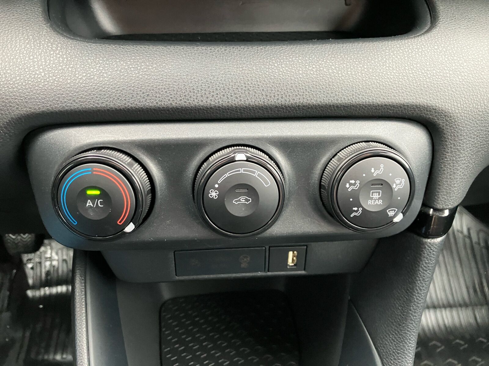 Billede af Toyota Yaris 1,0 VVT-I T1 72HK 5d