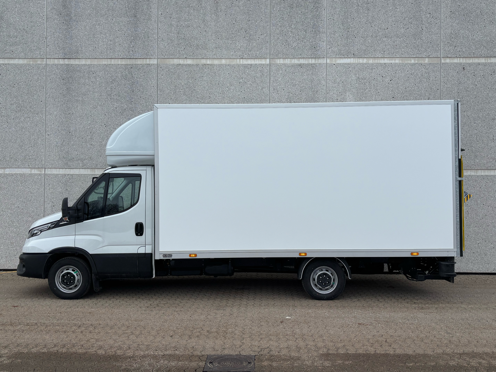 Billede af Iveco Daily 35S18 4800mm 3,0 D 176HK Ladv./Chas. 8g Aut.