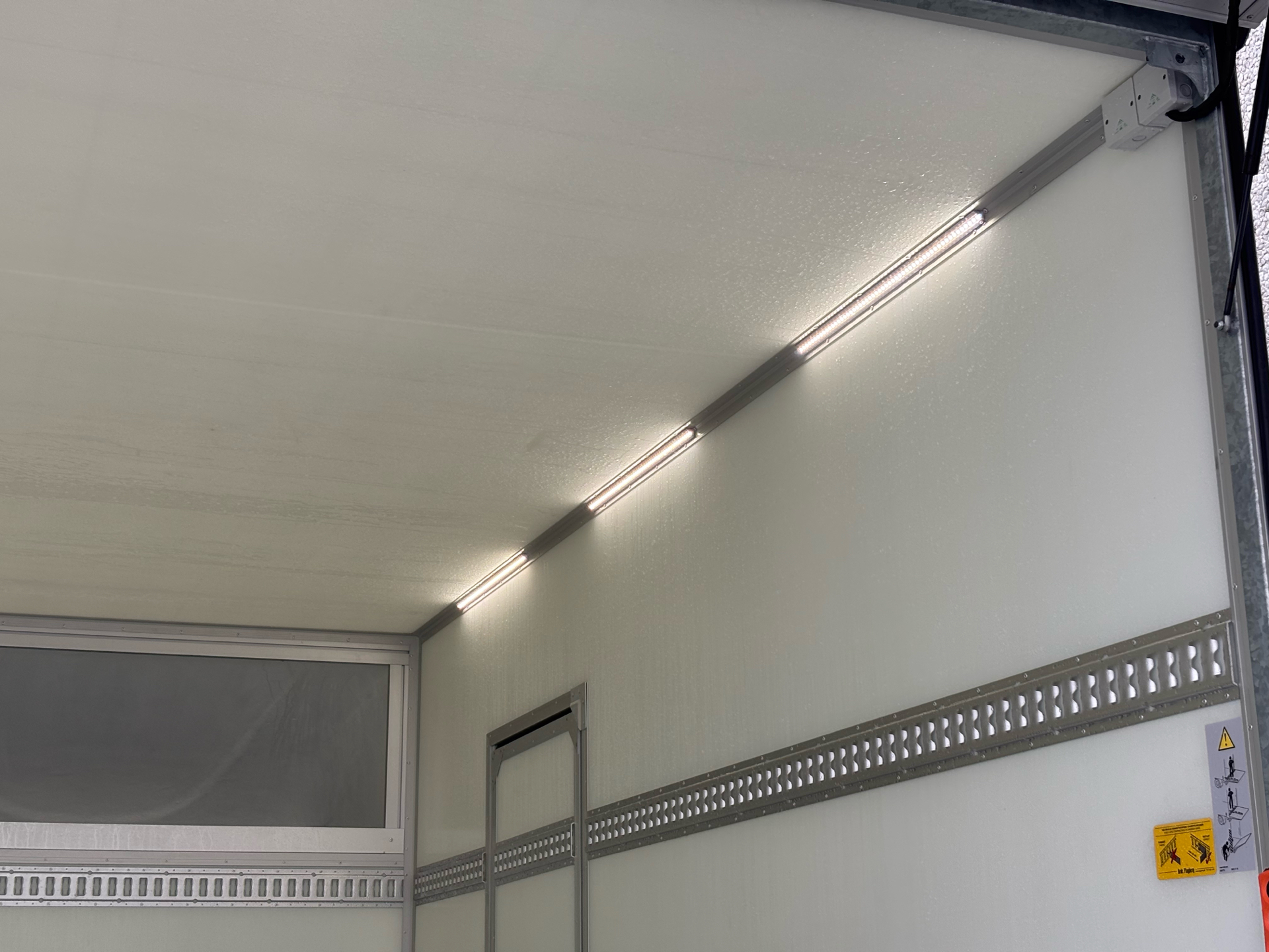 Billede af Iveco Daily 35S18 4800mm 3,0 D 176HK Ladv./Chas. 8g Aut.