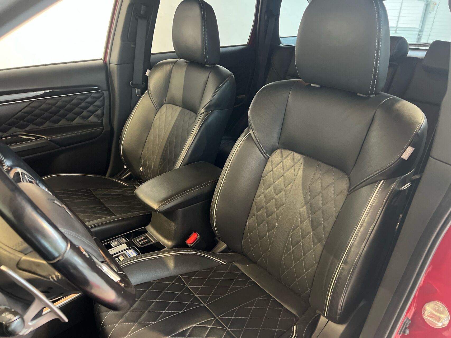 Billede af Mitsubishi Outlander 2,4 PHEV  Plugin-hybrid Instyle 4WD 224HK 5d 6g Trinl. Gear