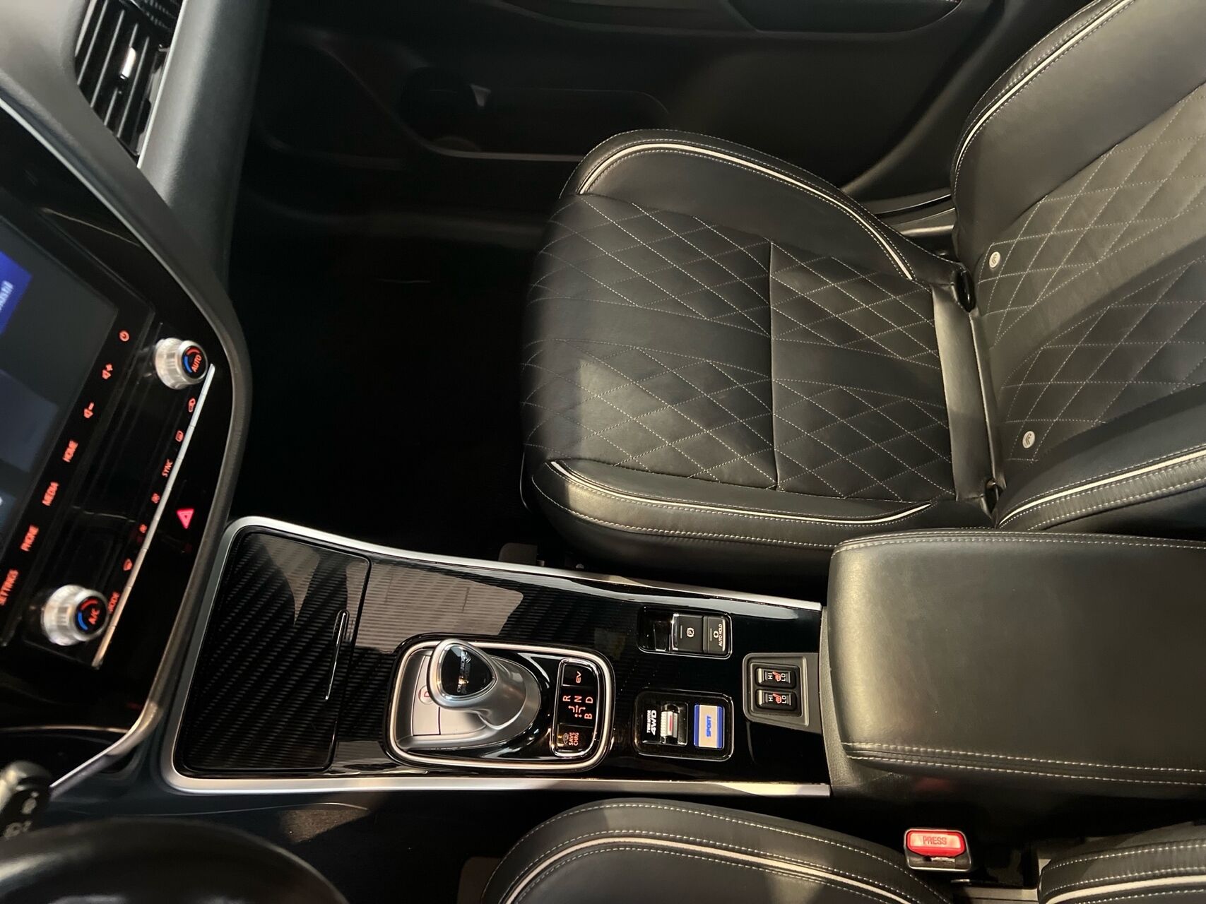 Billede af Mitsubishi Outlander 2,4 PHEV  Plugin-hybrid Instyle 4WD 224HK 5d 6g Trinl. Gear