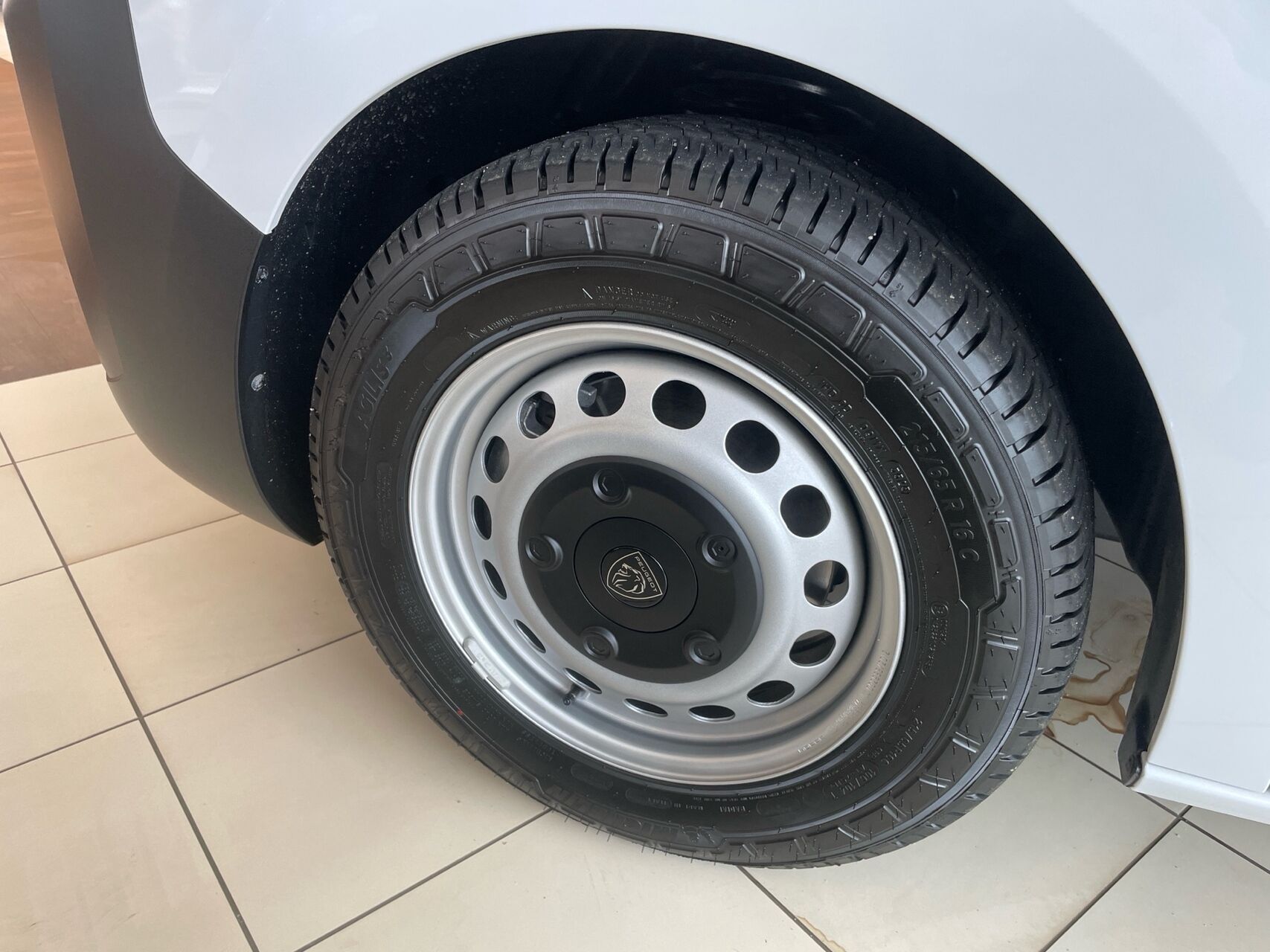 Billede af Peugeot e-Expert L3 EL Plus Limited 136HK Van Aut.