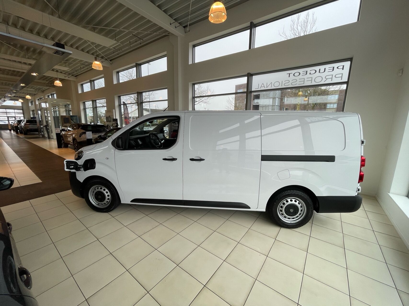 Billede af Peugeot e-Expert L3 EL Plus Limited 136HK Van Aut.