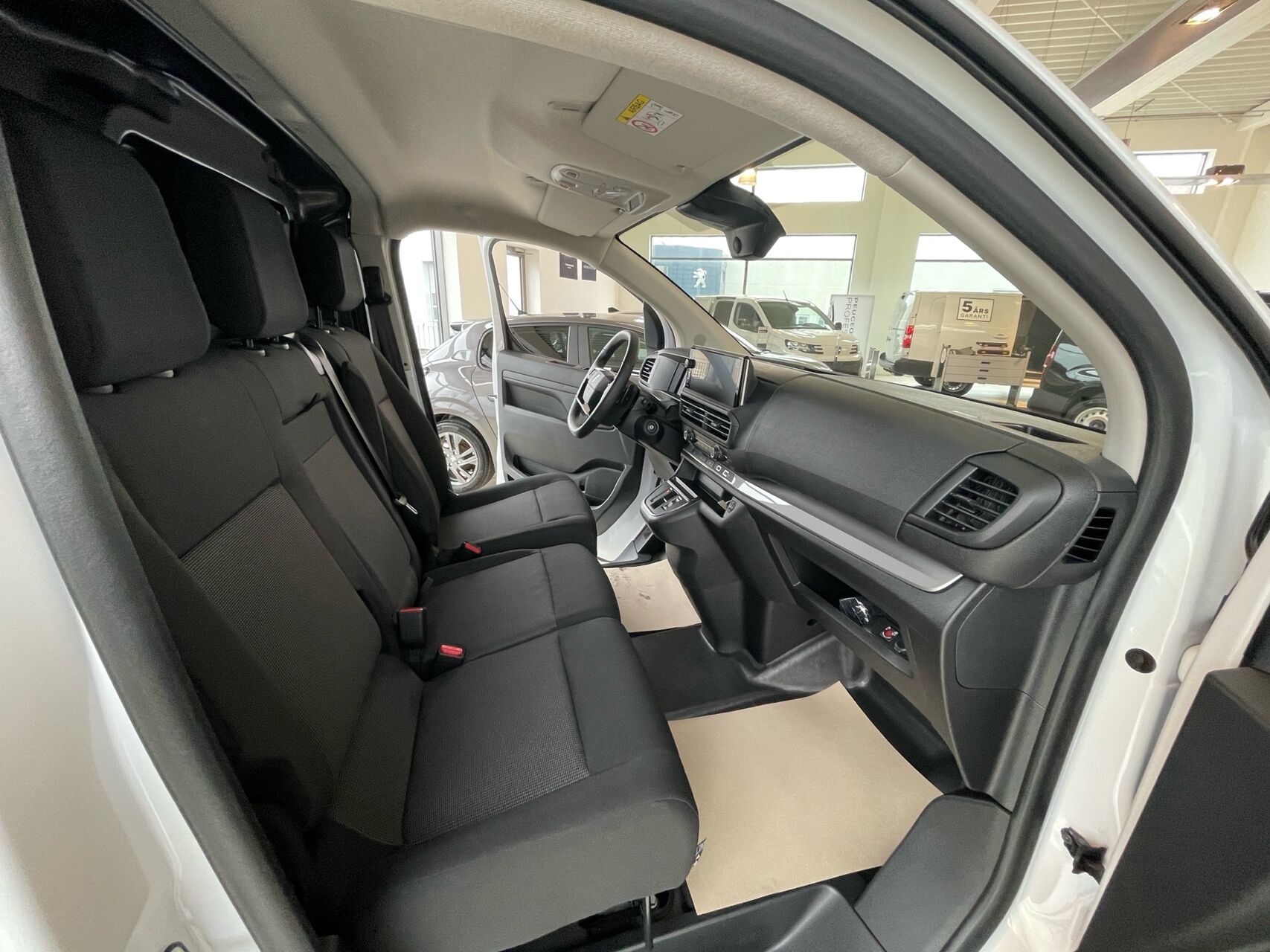 Billede af Peugeot e-Expert L3 EL Plus Limited 136HK Van Aut.