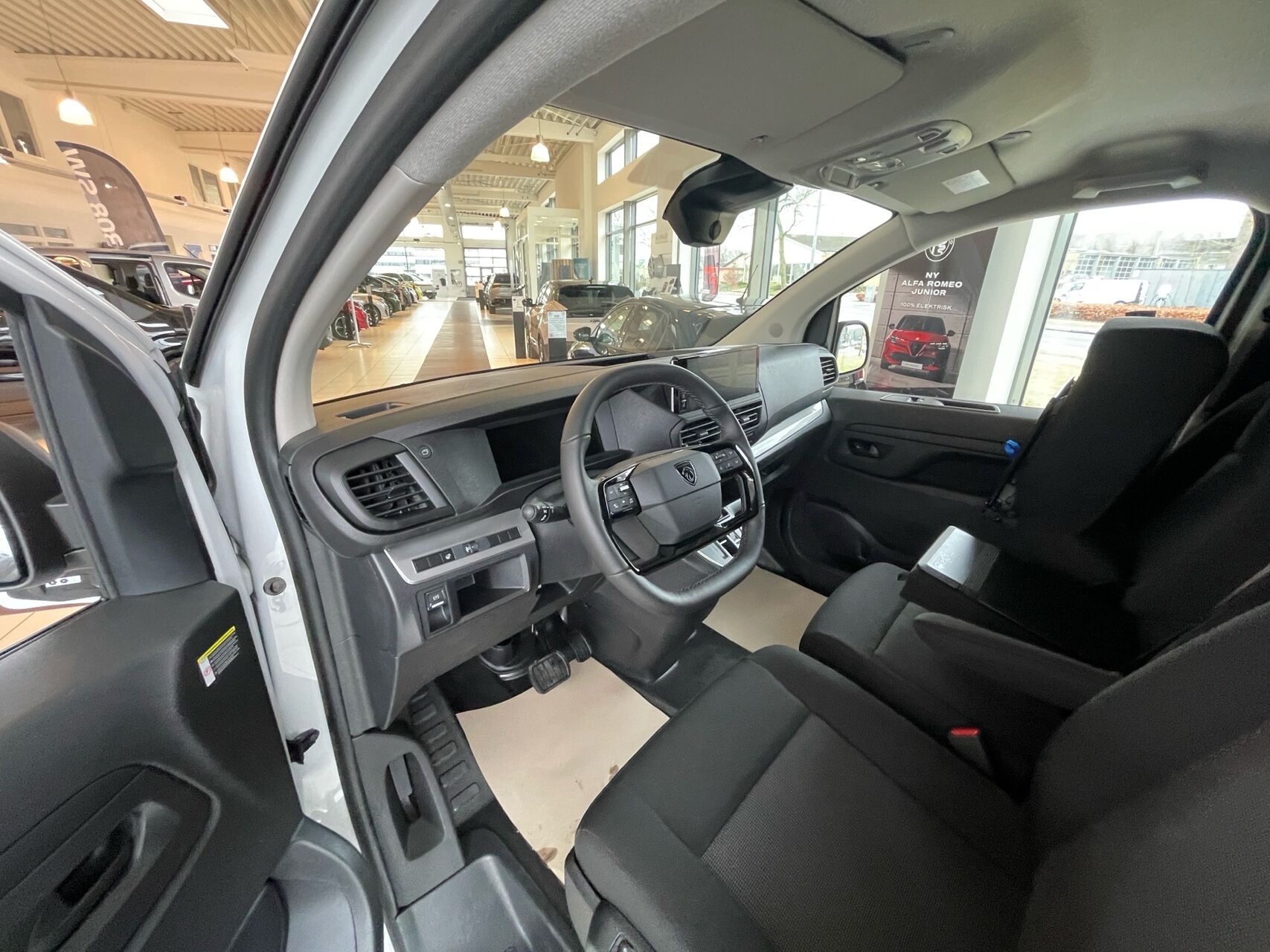 Billede af Peugeot e-Expert L3 EL Plus Limited 136HK Van Aut.