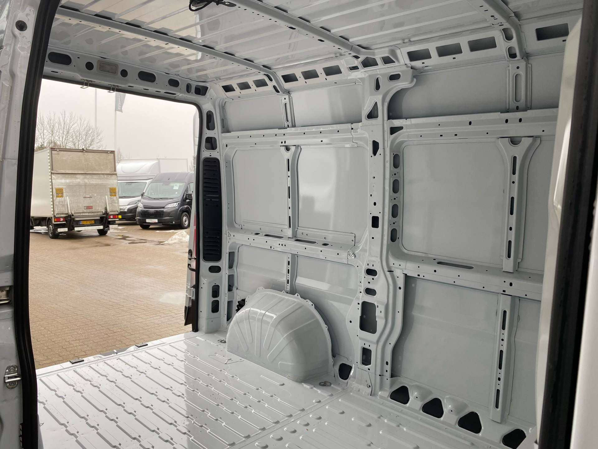 Billede af Fiat Ducato 35M L2H2 2,2 Multijet Pro 180HK Van 8g Aut.