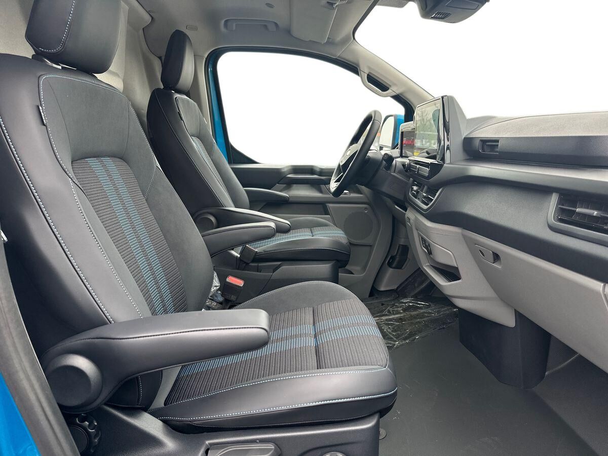 Billede af Ford E-Transit Custom 340 L2H1 EL Sport 218HK Van Aut.