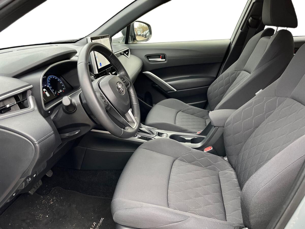 Billede af Toyota Corolla Cross 2,0 Hybrid Style E-CVT 197HK 5d Aut.