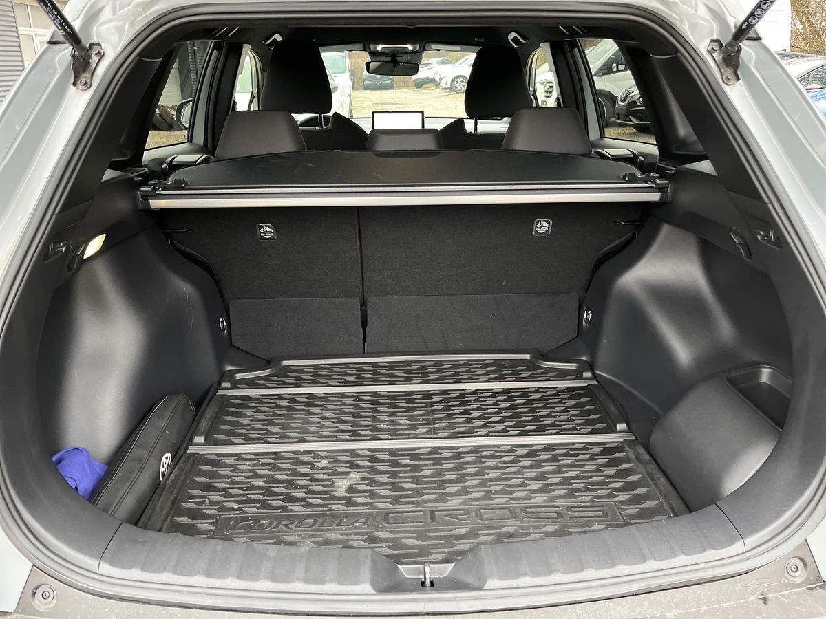 Billede af Toyota Corolla Cross 2,0 Hybrid Style E-CVT 197HK 5d Aut.