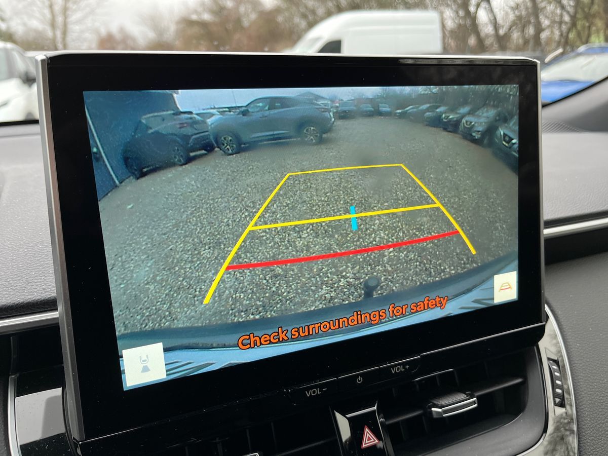 Billede af Toyota Corolla Cross 2,0 Hybrid Style E-CVT 197HK 5d Aut.