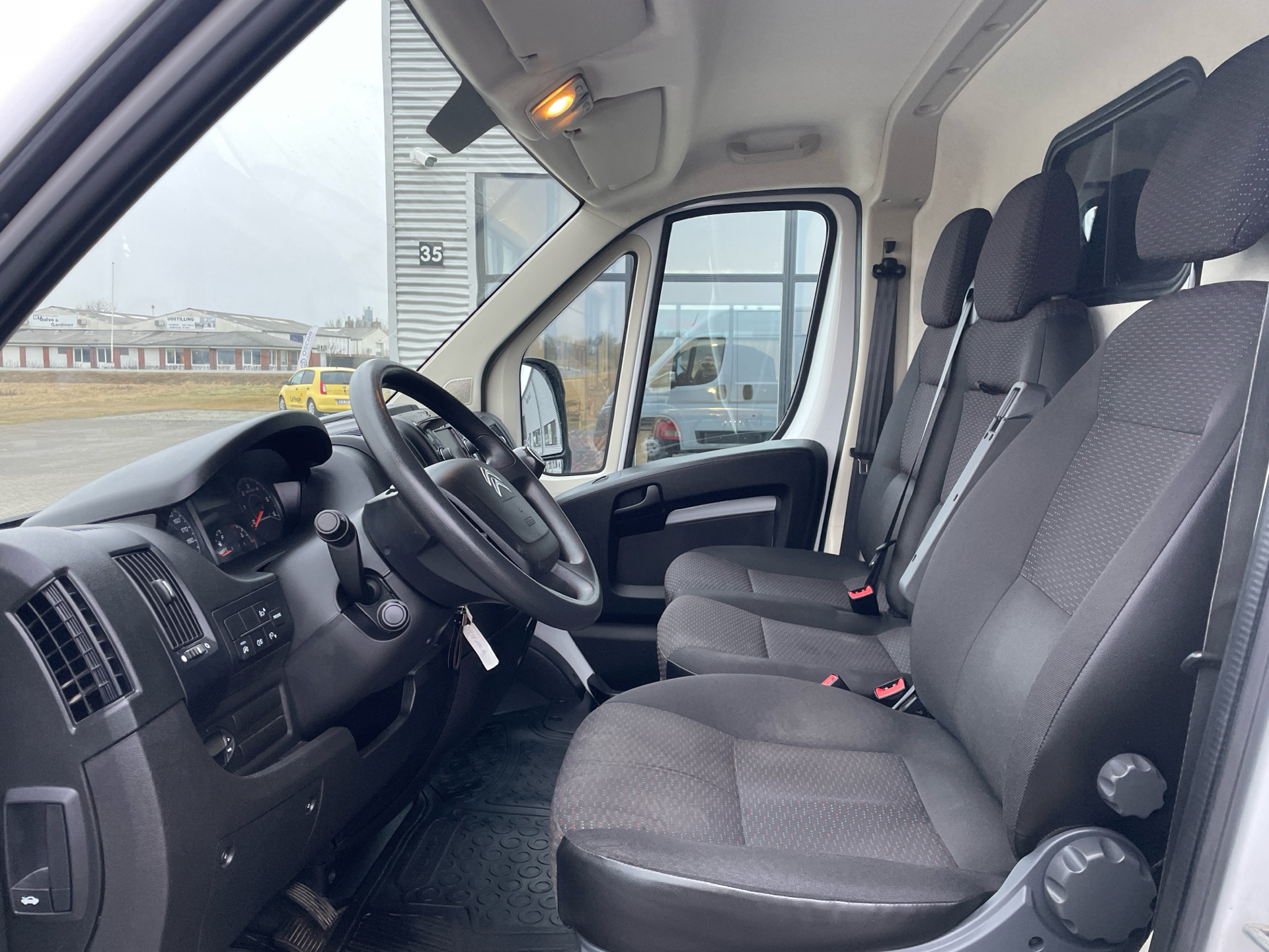 Billede af Citroën Jumper 33 L3H2 2,2 Blue HDi Flexline 140HK Van