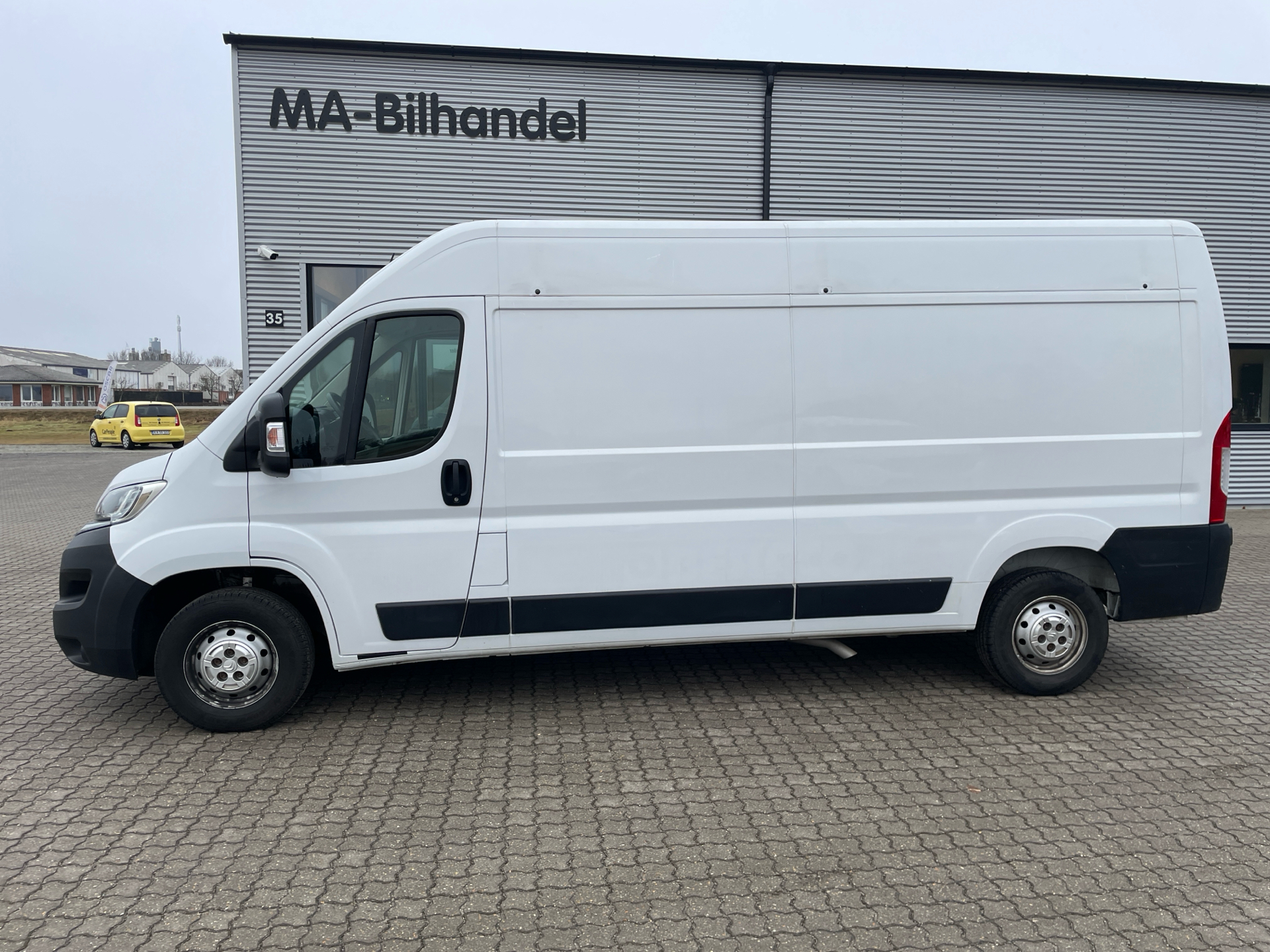 Billede af Citroën Jumper 33 L3H2 2,2 Blue HDi Flexline 140HK Van