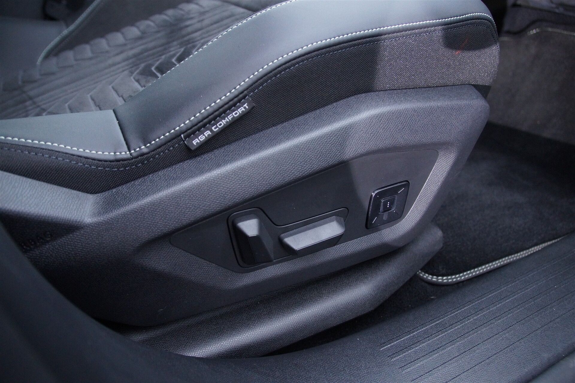 Billede af Peugeot e-5008 EL GT Pack DualMotor 325HK 5d Aut.