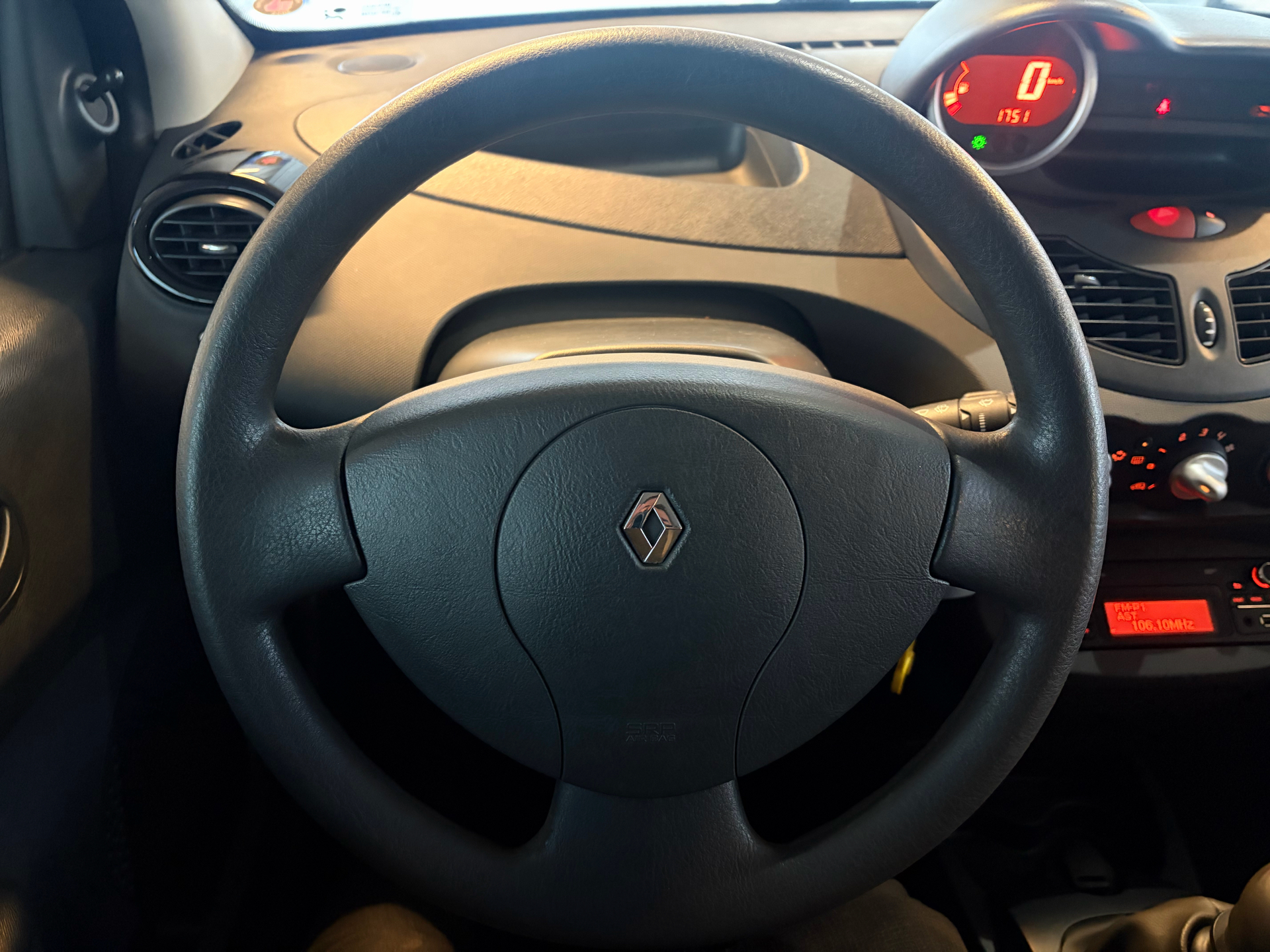 Billede af Renault Twingo 1,2 16V Authentique 75HK 3d