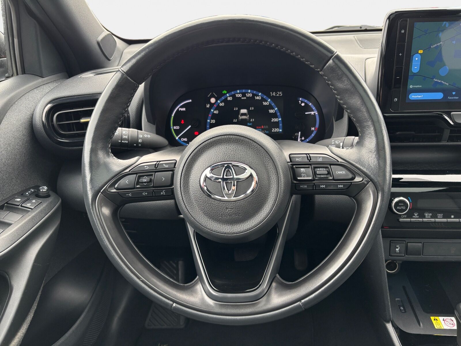 Billede af Toyota Yaris Cross 1,5 Hybrid Adventure 116HK 5d Trinl. Gear