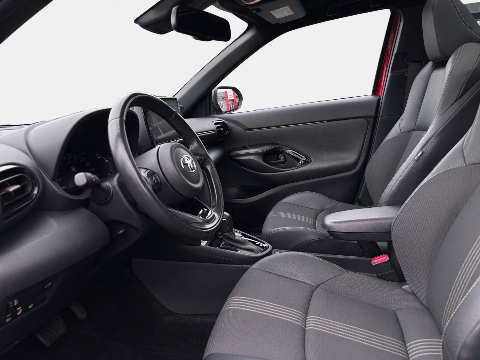 Billede af Toyota Yaris Cross 1,5 Hybrid Adventure 116HK 5d Trinl. Gear