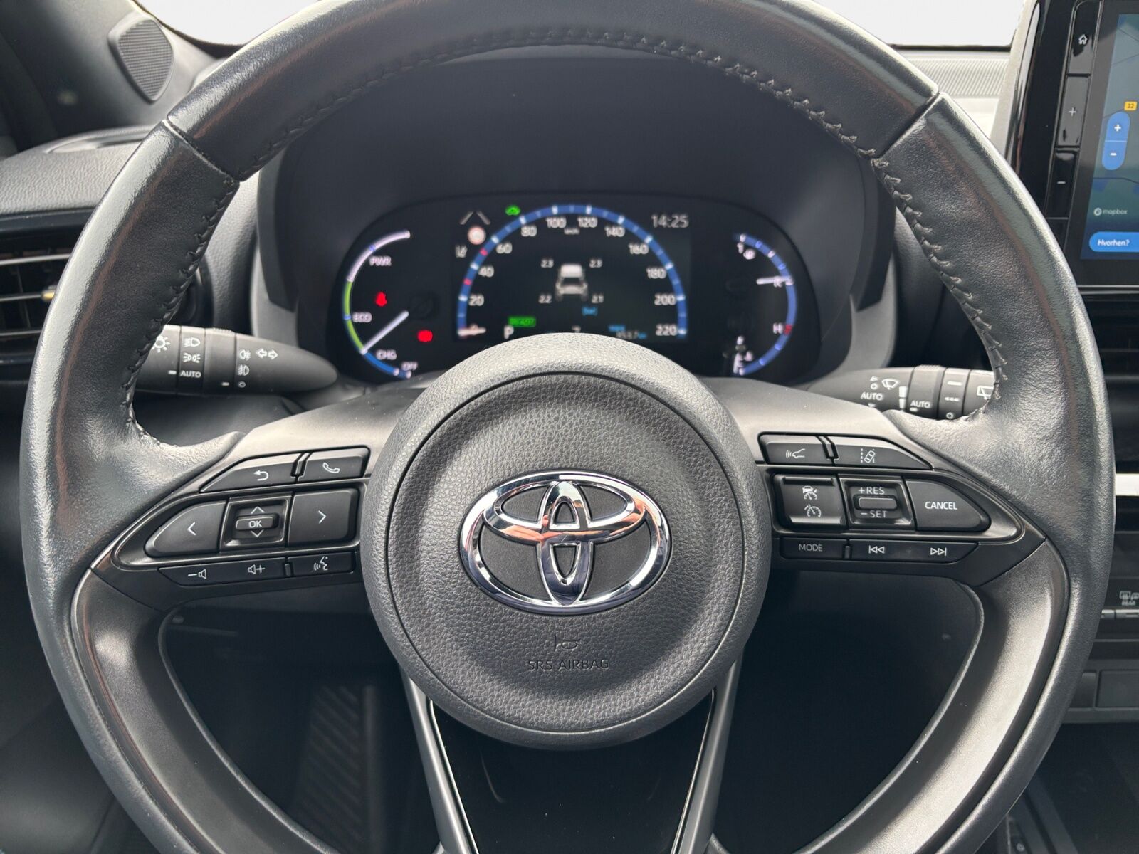 Billede af Toyota Yaris Cross 1,5 Hybrid Adventure 116HK 5d Trinl. Gear