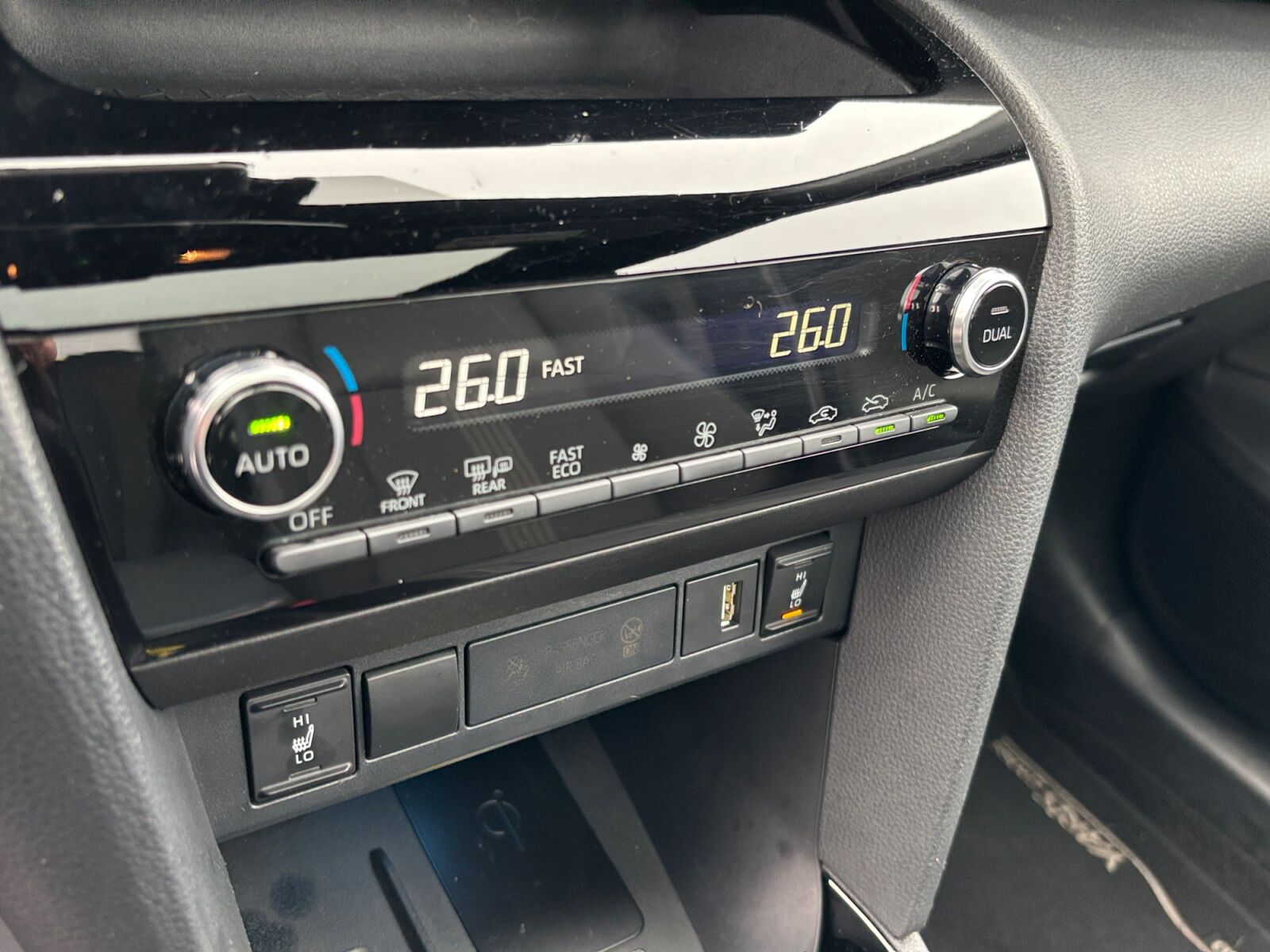 Billede af Toyota Yaris Cross 1,5 Hybrid Adventure 116HK 5d Trinl. Gear