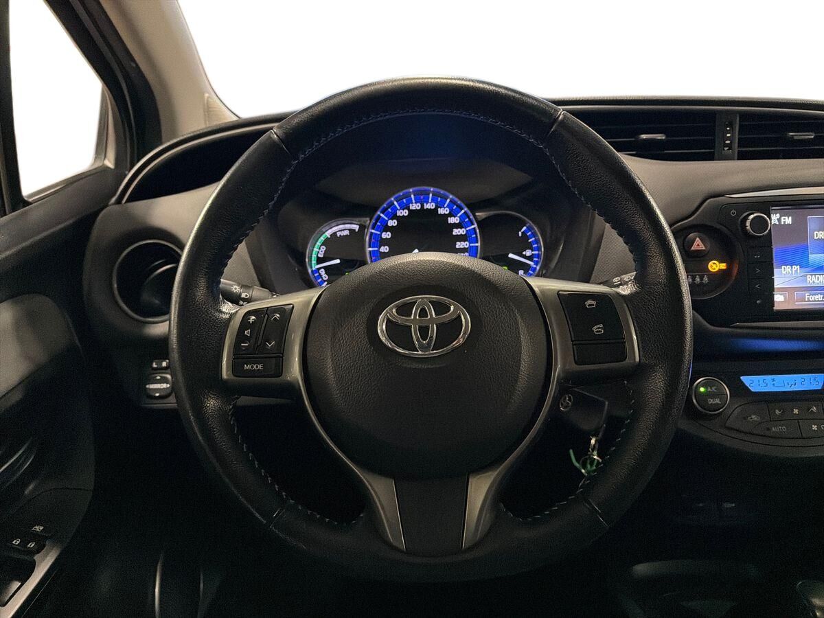 Billede af Toyota Yaris 1,5 Hybrid H2 E-CVT 100HK 5d Trinl. Gear