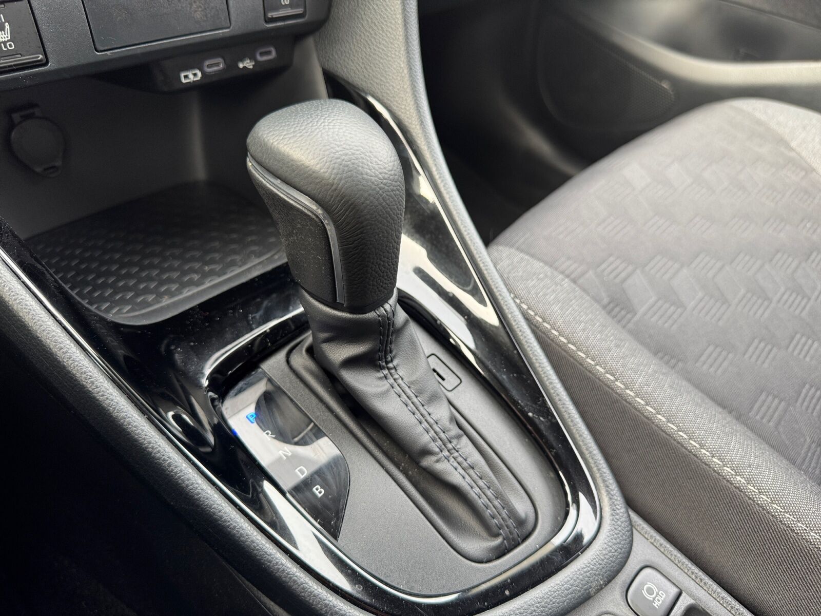 Billede af Toyota Yaris 1,5 Hybrid Style Comfort 116HK 5d Trinl. Gear