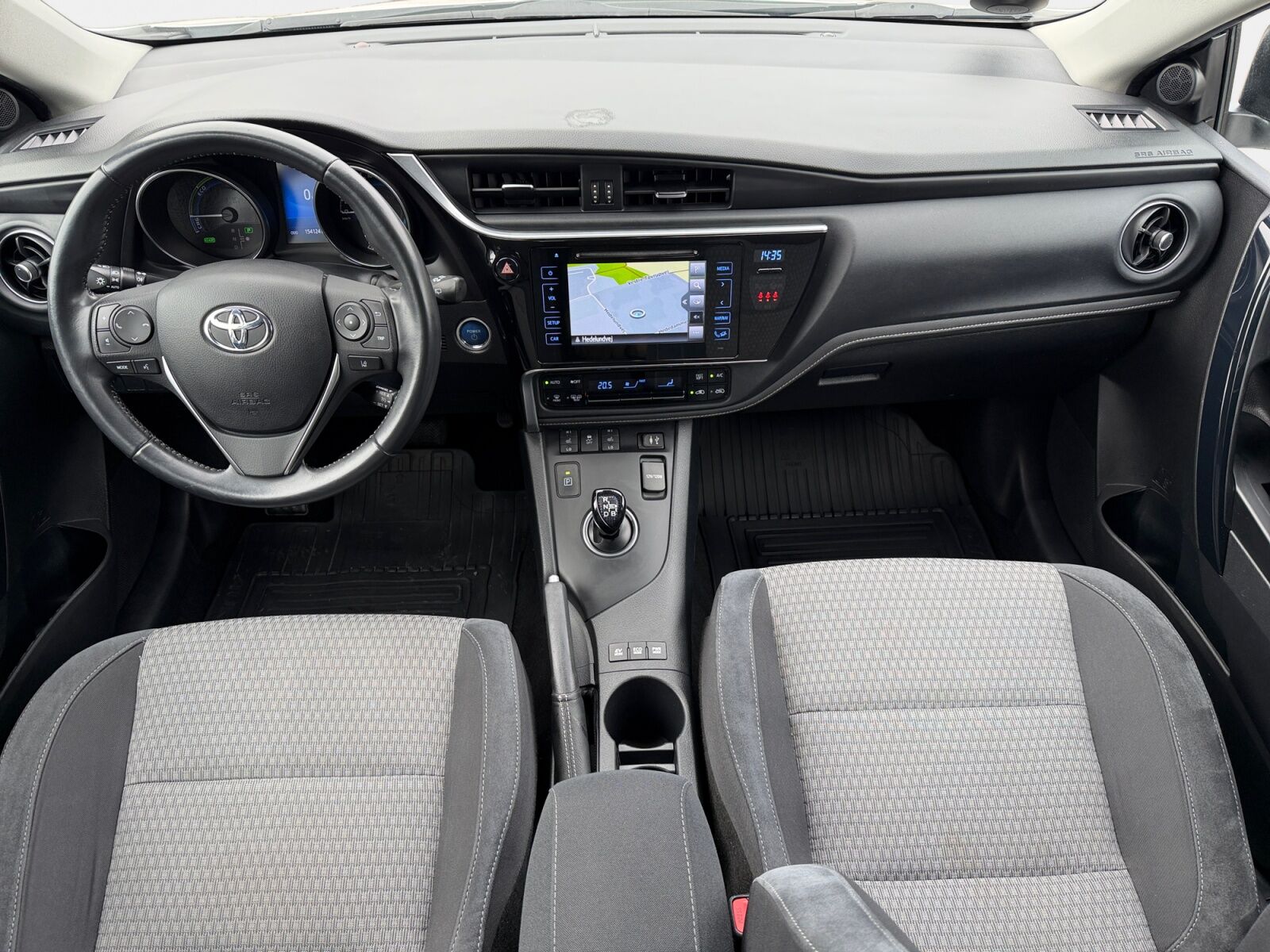Billede af Toyota Auris Touring Sports 1,8 Hybrid Selected Bi-tone 136HK Stc Aut.