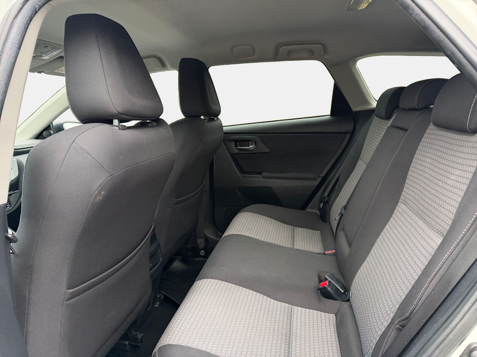 Billede af Toyota Auris Touring Sports 1,8 Hybrid Selected Bi-tone 136HK Stc Aut.