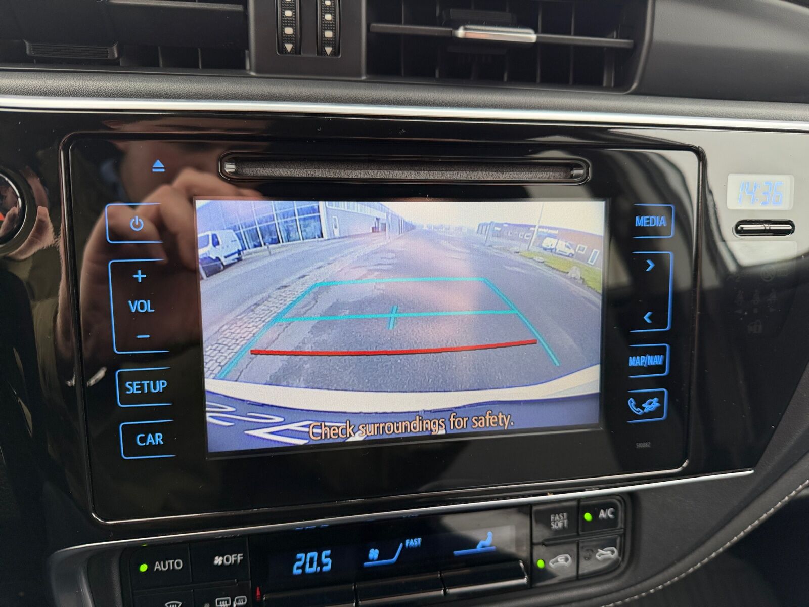 Billede af Toyota Auris Touring Sports 1,8 Hybrid Selected Bi-tone 136HK Stc Aut.