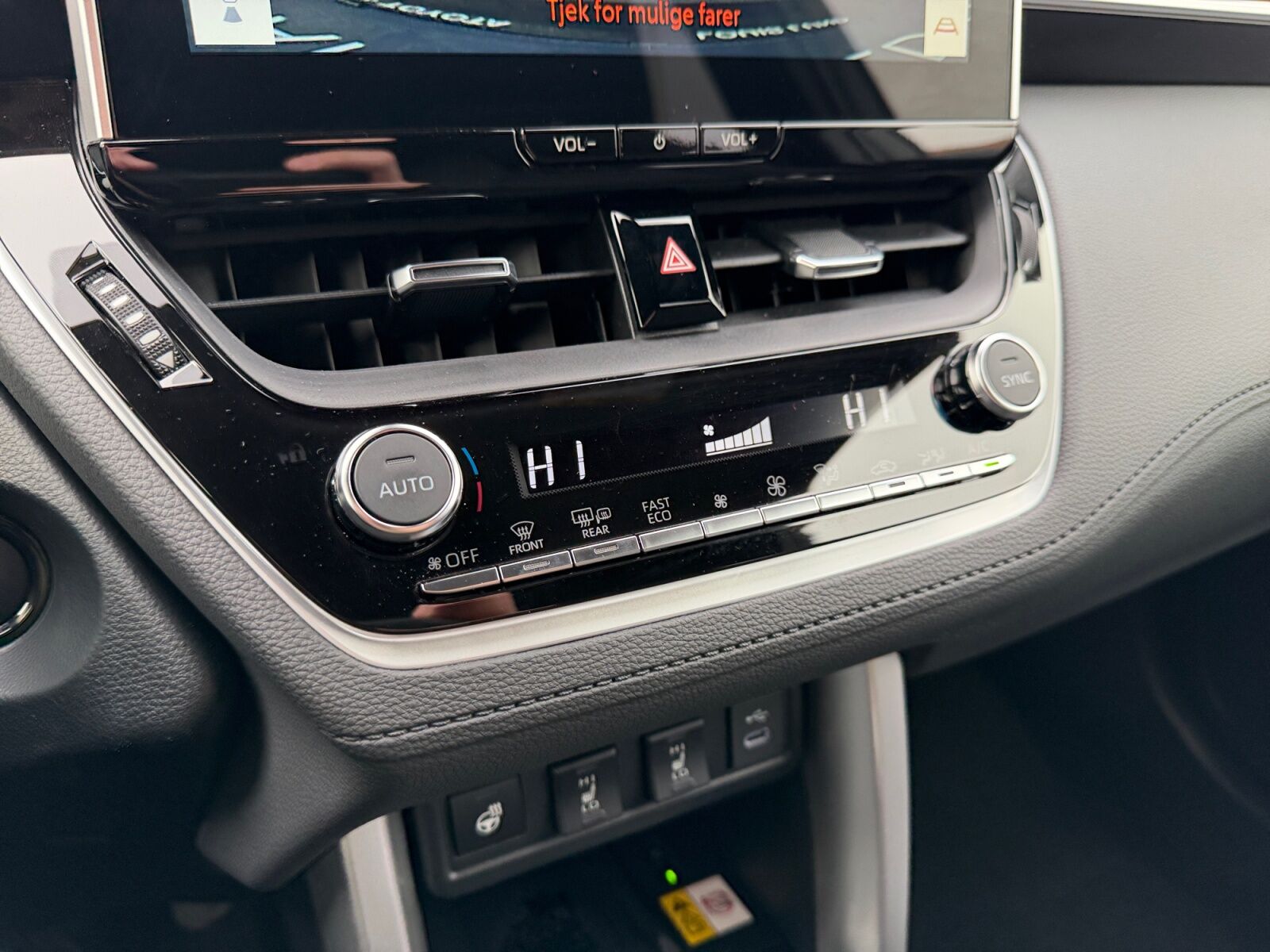 Billede af Toyota Corolla Cross 1,8 Hybrid Style Comfort 140HK 5d Aut.