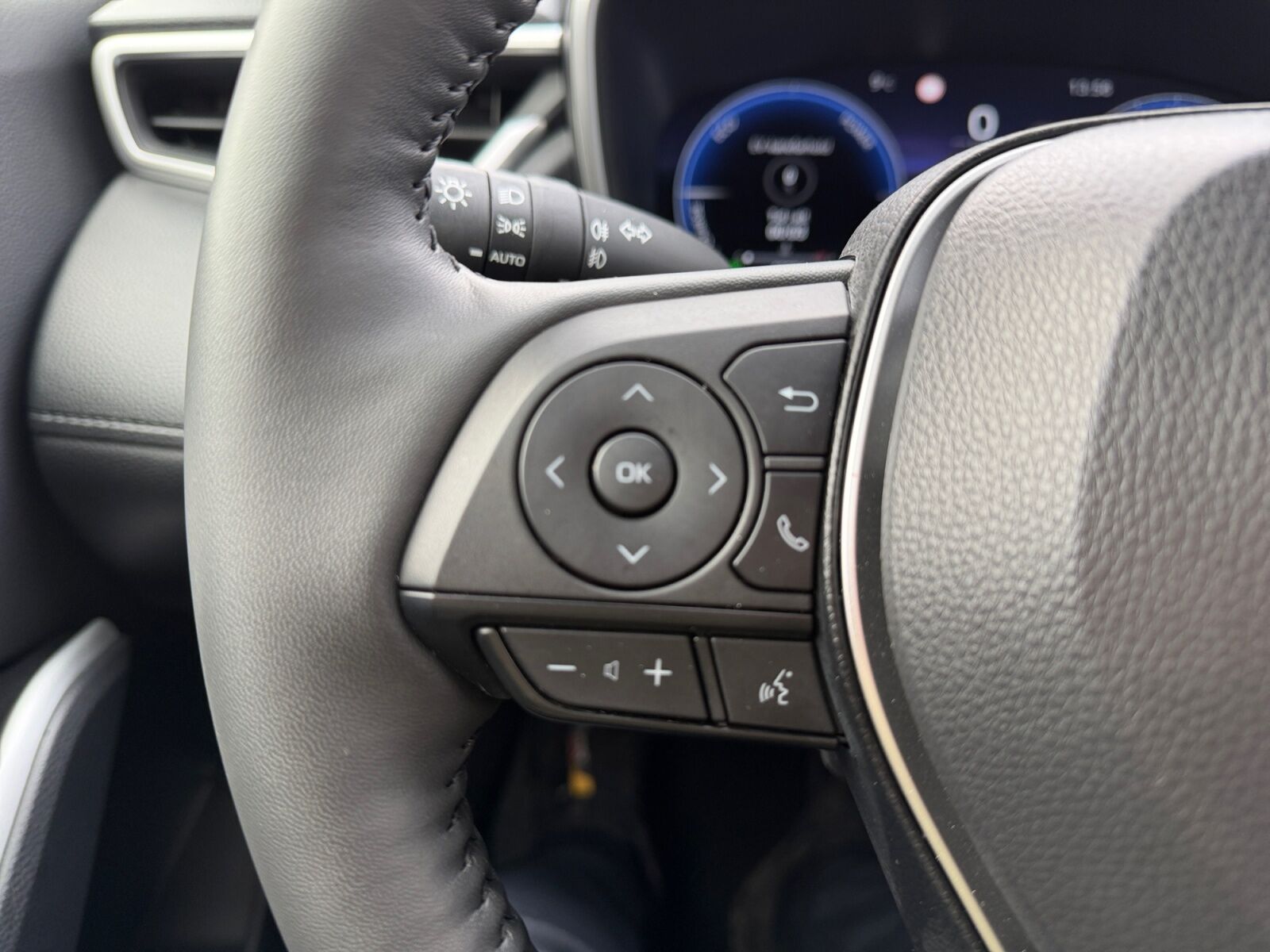 Billede af Toyota Corolla Cross 1,8 Hybrid Style Comfort 140HK 5d Aut.