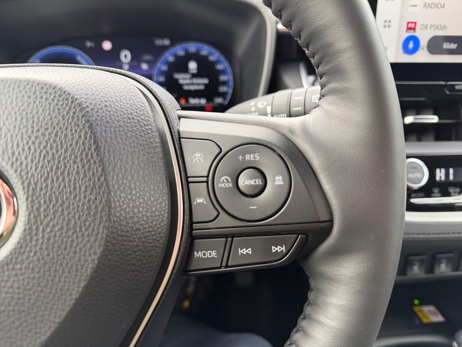 Billede af Toyota Corolla Cross 1,8 Hybrid Style Comfort 140HK 5d Aut.