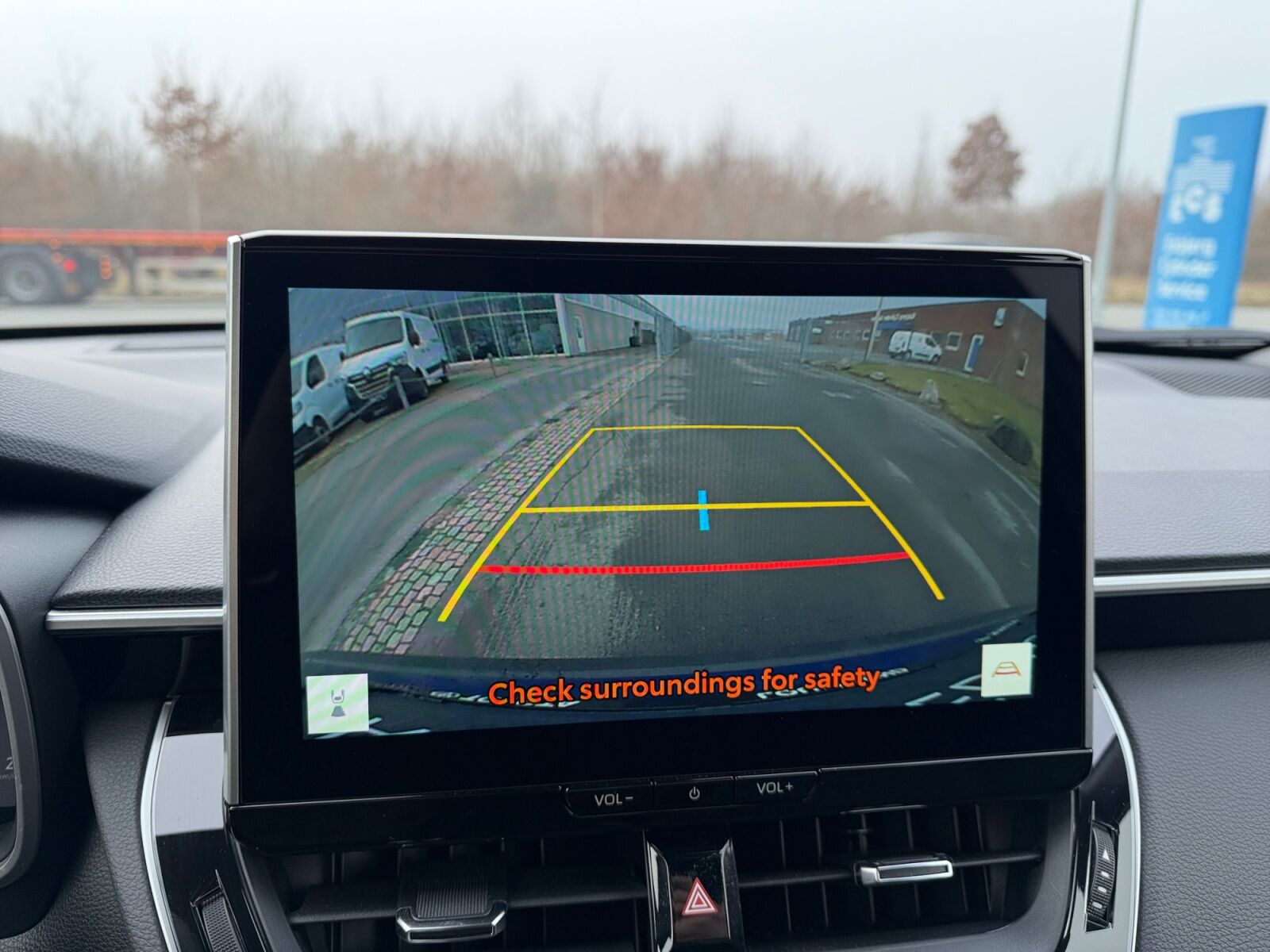 Billede af Toyota Corolla Cross 1,8 Hybrid Style Comfort 140HK 5d Aut.