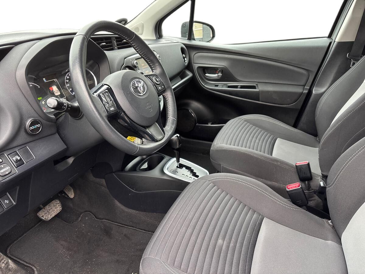 Billede af Toyota Yaris 1,5 Hybrid H2 Premium E-CVT 100HK 5d Trinl. Gear