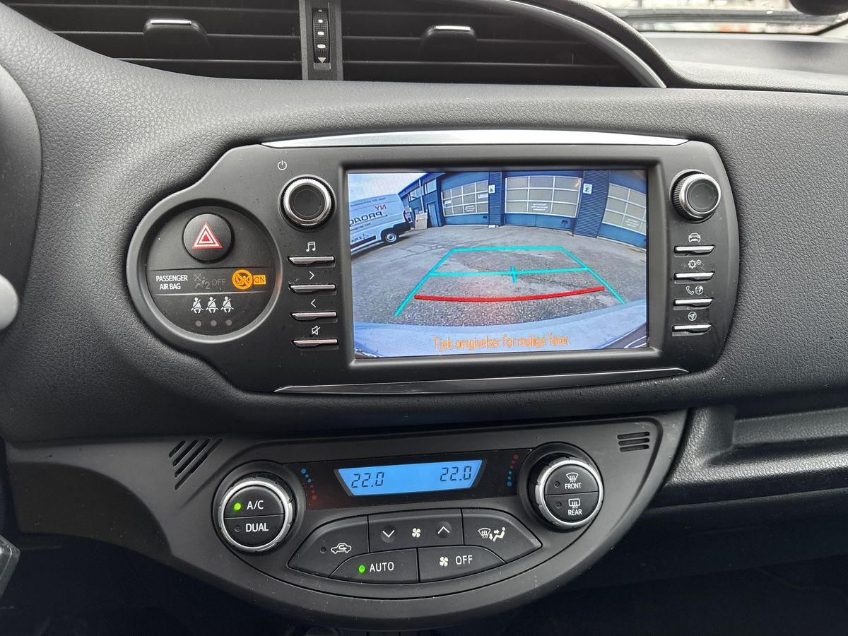 Billede af Toyota Yaris 1,5 Hybrid H2 Premium E-CVT 100HK 5d Trinl. Gear