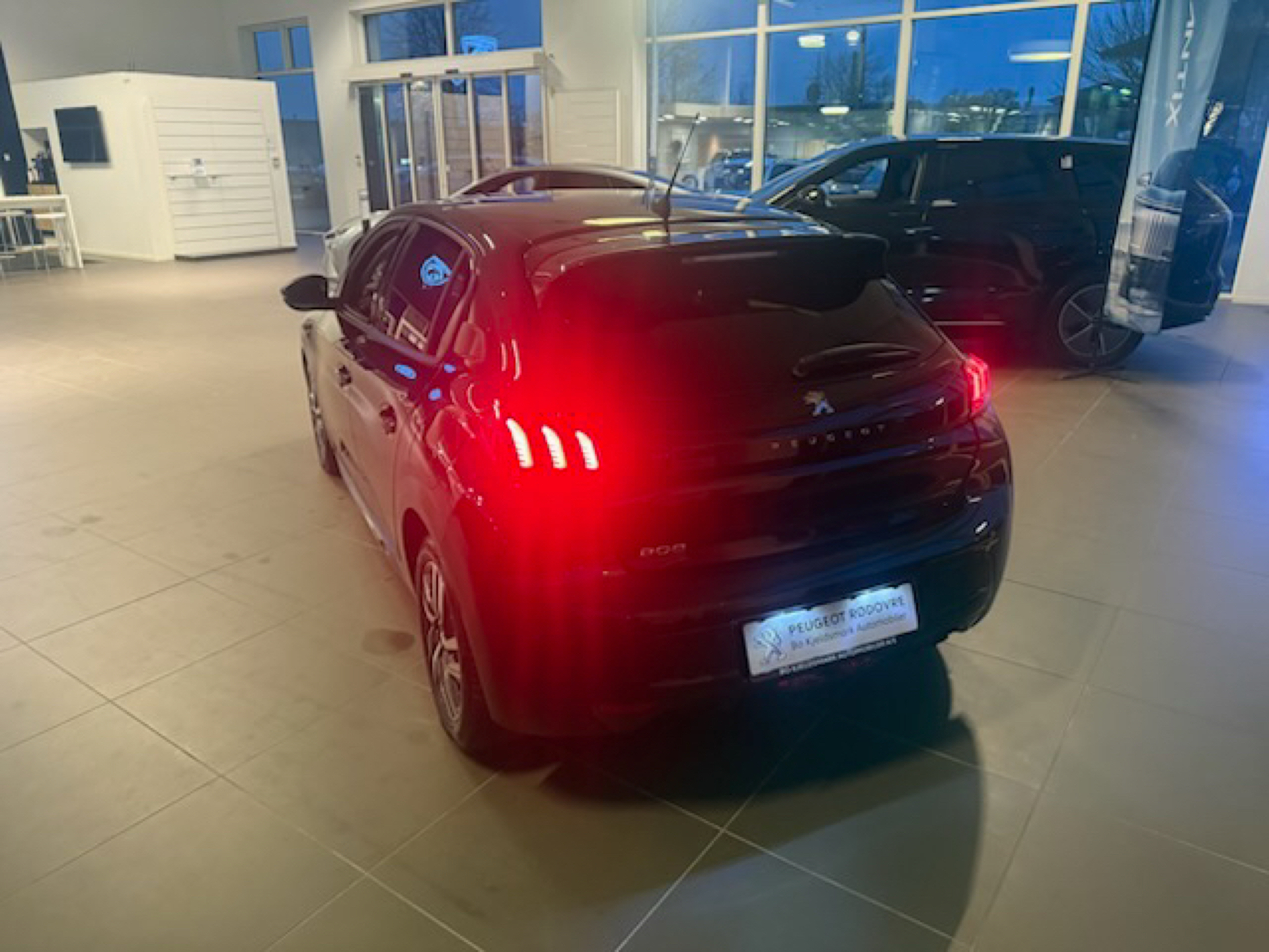 Billede af Peugeot 208 1,2 PureTech Selection Sport EAT8 100HK 5d 8g Aut.