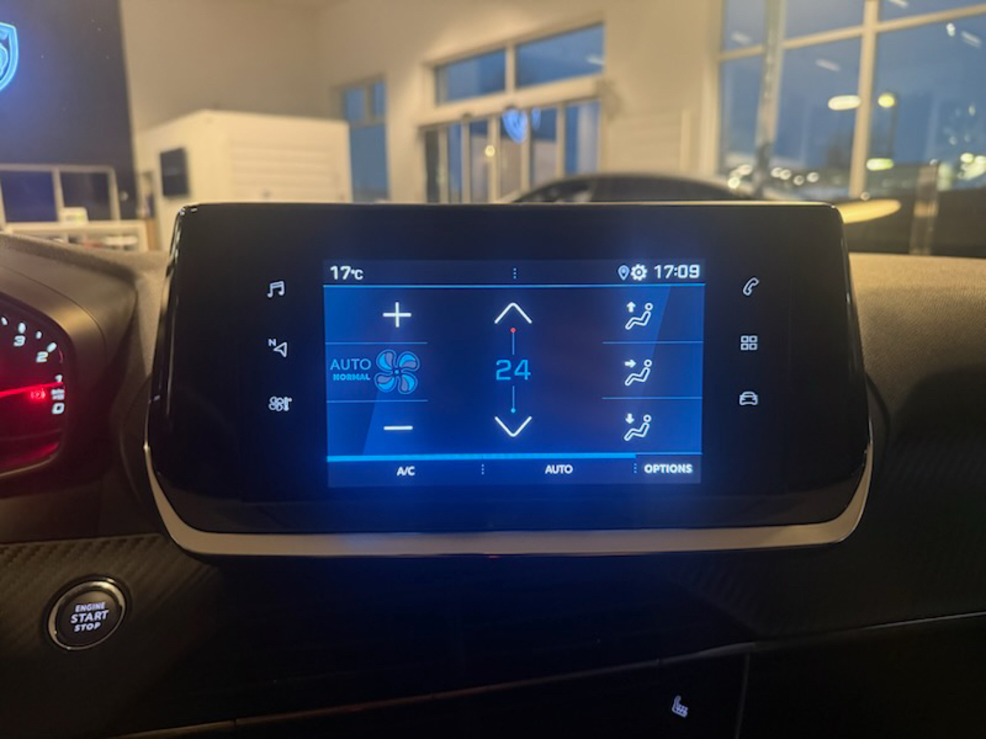 Billede af Peugeot 208 1,2 PureTech Selection Sport EAT8 100HK 5d 8g Aut.