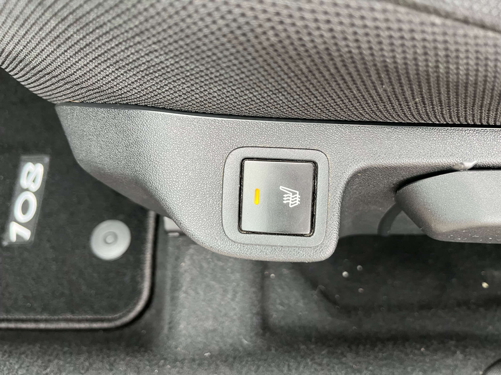 Billede af Peugeot 108 1,0 e-Vti Infinity M 72HK 5d