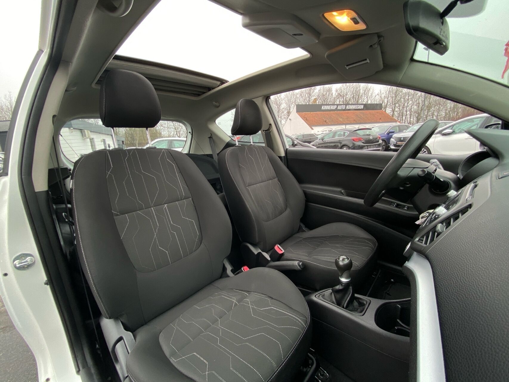 Billede af Kia Picanto 1,0 World Cup Clim 69HK 3d