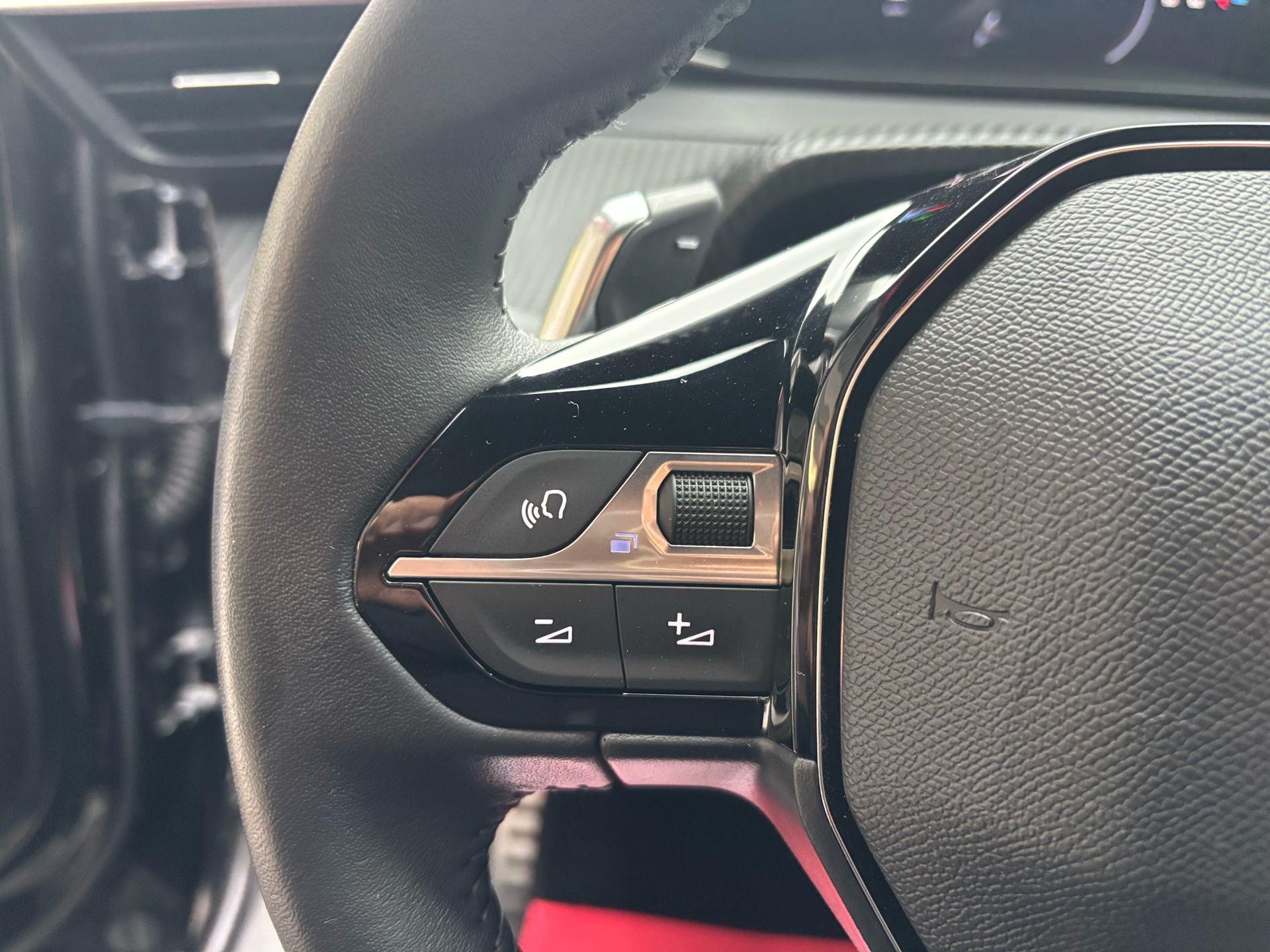 Billede af Peugeot 2008 1,2 PureTech Allure EAT8 130HK 5d 8g Aut.