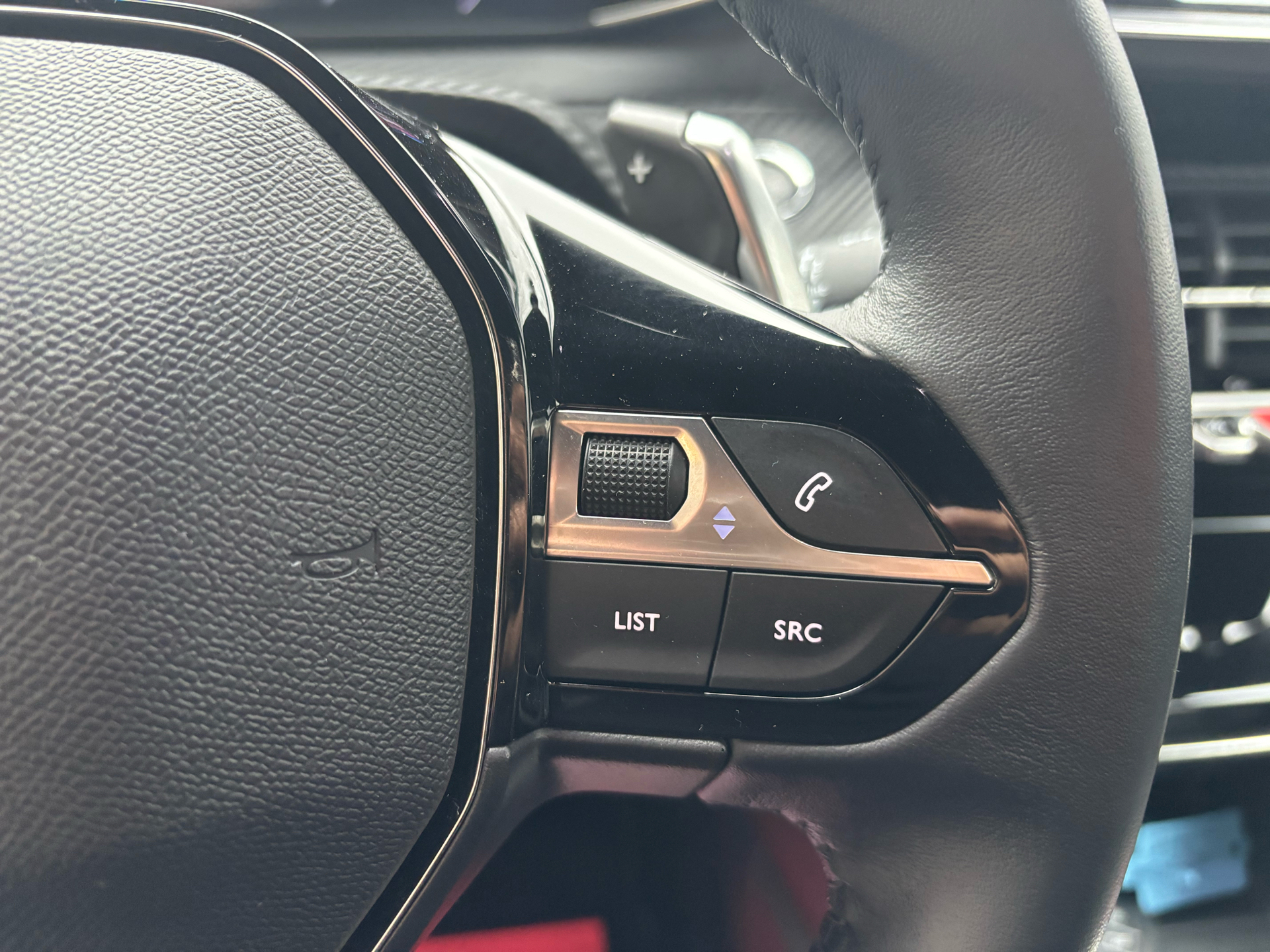 Billede af Peugeot 2008 1,2 PureTech Allure EAT8 130HK 5d 8g Aut.