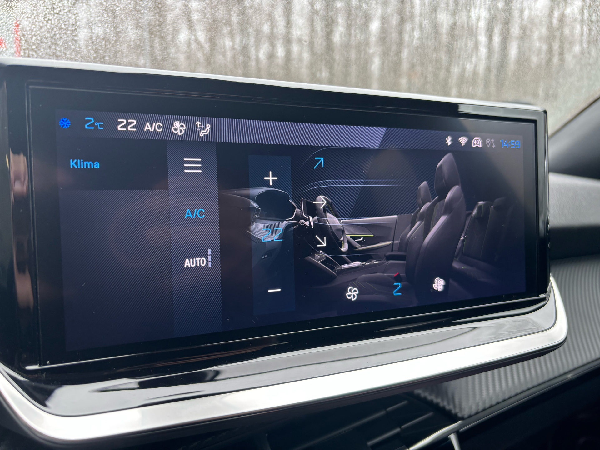 Billede af Peugeot 2008 1,2 PureTech Allure EAT8 130HK 5d 8g Aut.