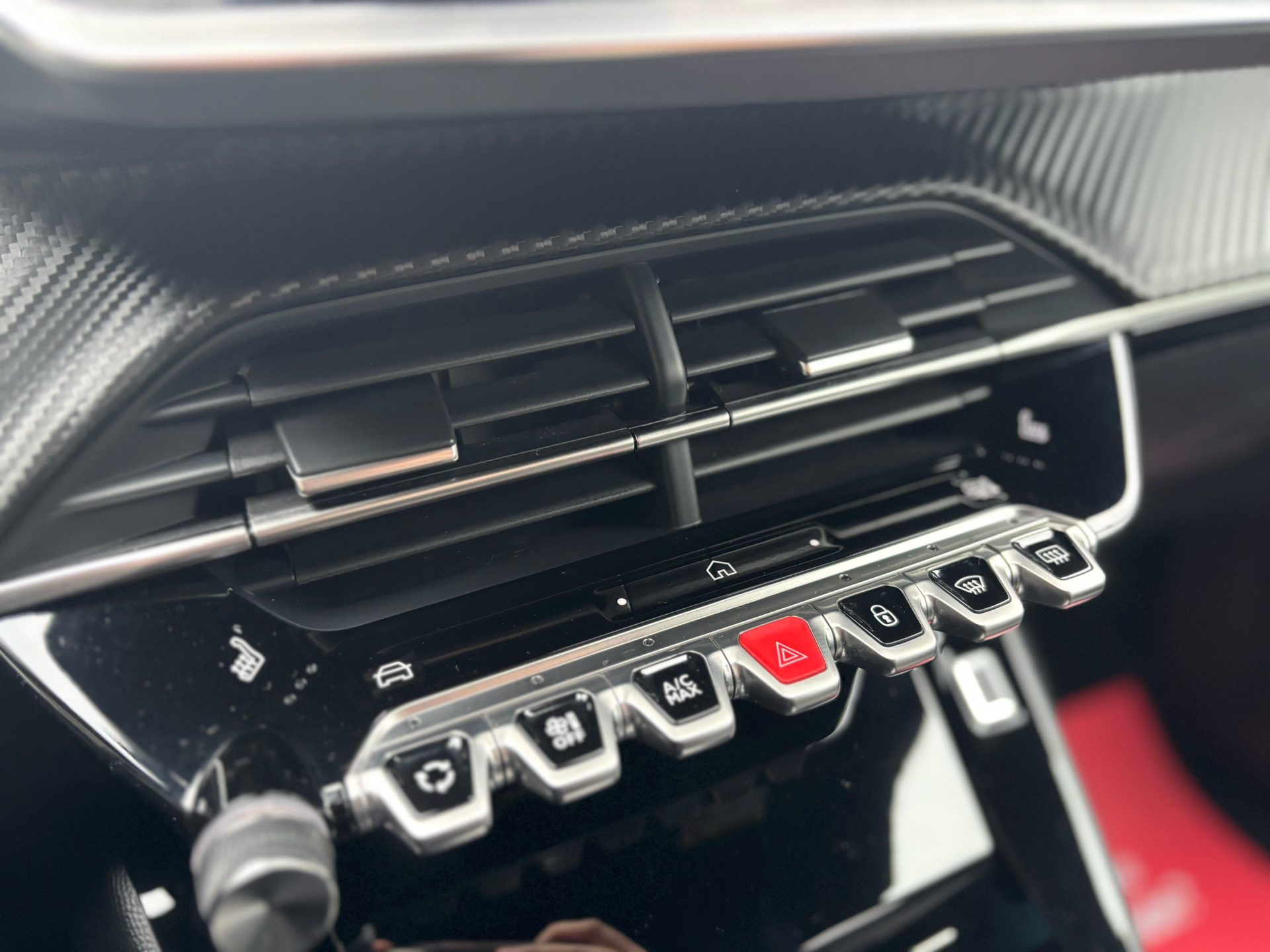 Billede af Peugeot 2008 1,2 PureTech Allure EAT8 130HK 5d 8g Aut.