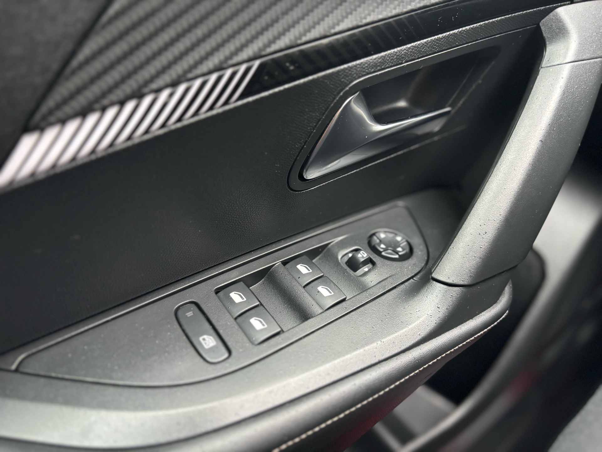 Billede af Peugeot 2008 1,2 PureTech Allure EAT8 130HK 5d 8g Aut.