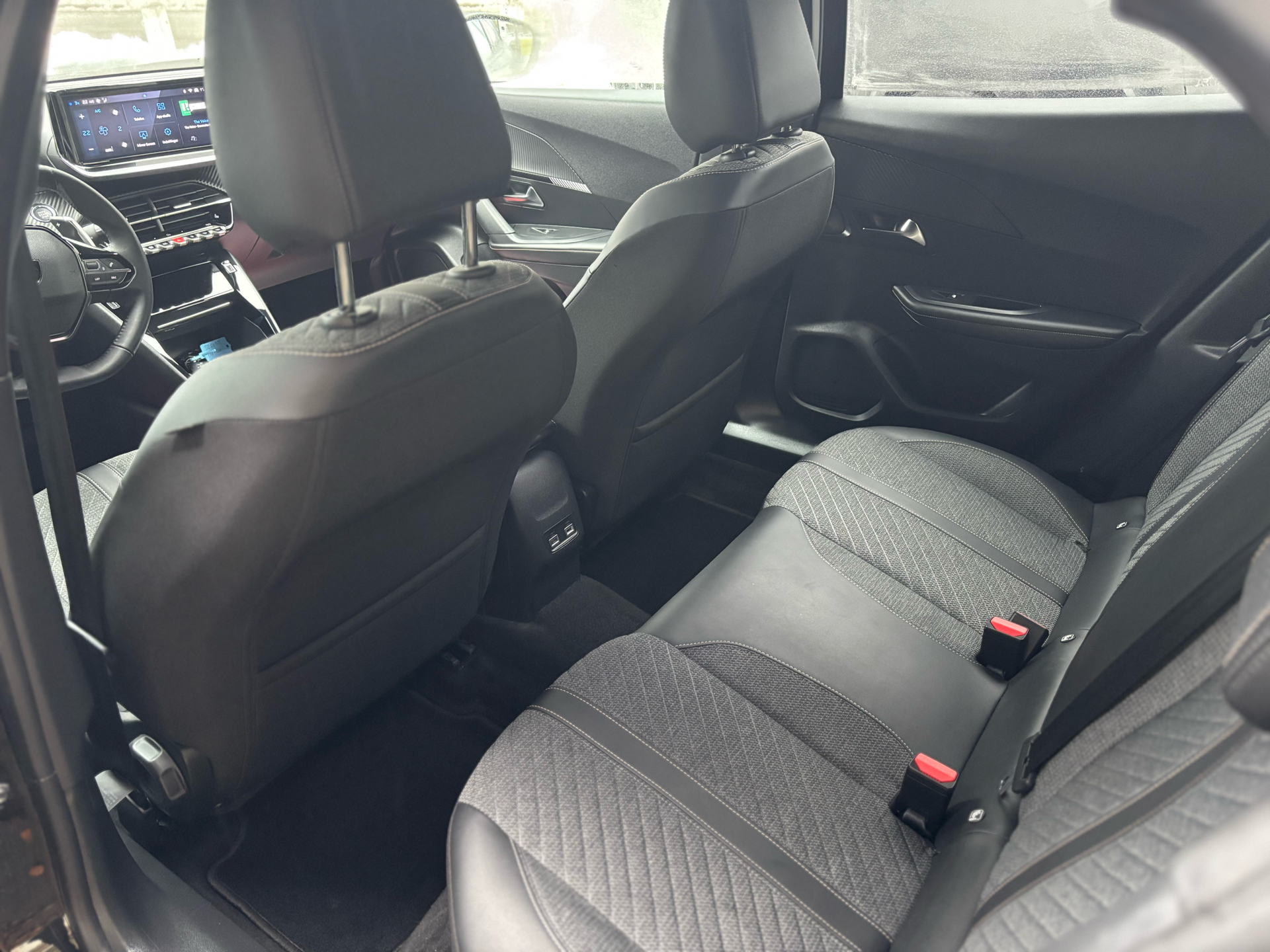 Billede af Peugeot 2008 1,2 PureTech Allure EAT8 130HK 5d 8g Aut.