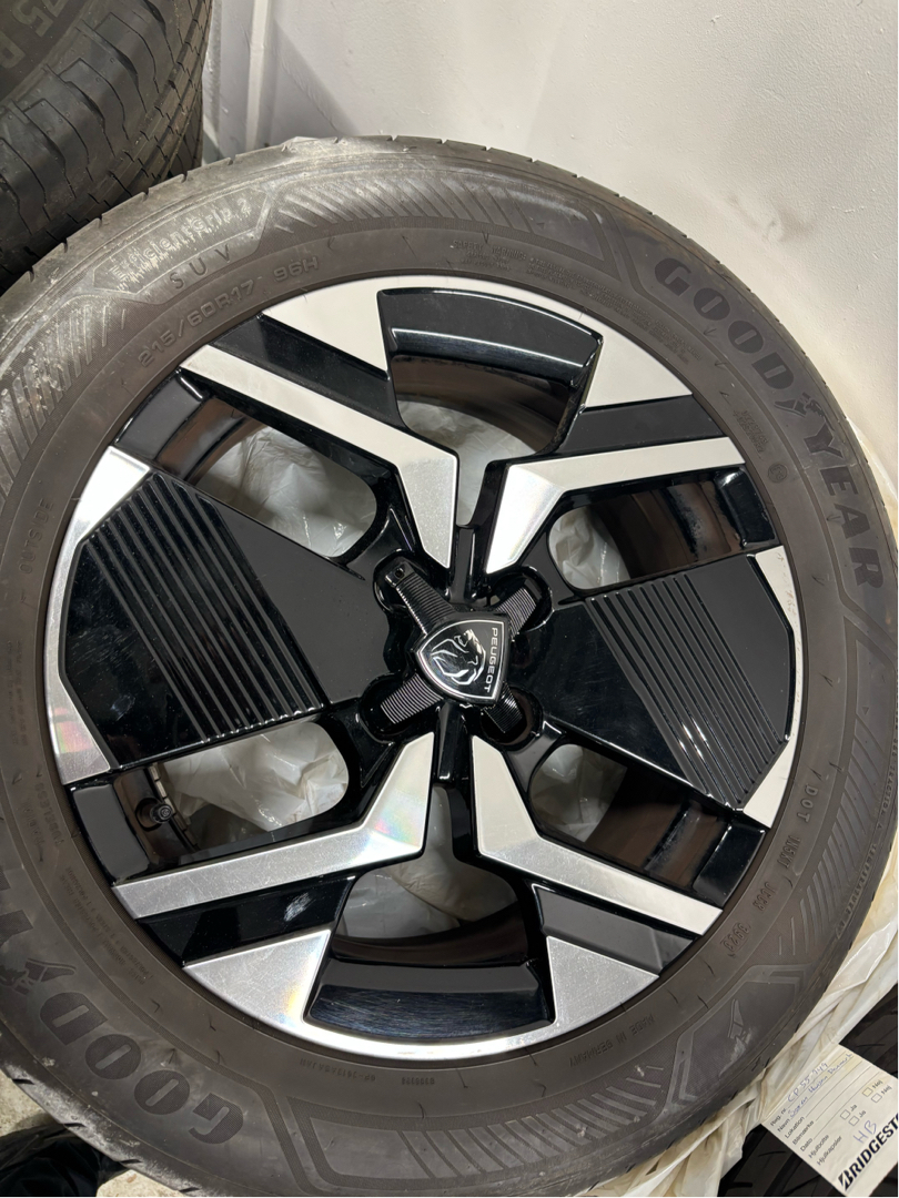 Billede af Peugeot 2008 1,2 PureTech Allure EAT8 130HK 5d 8g Aut.