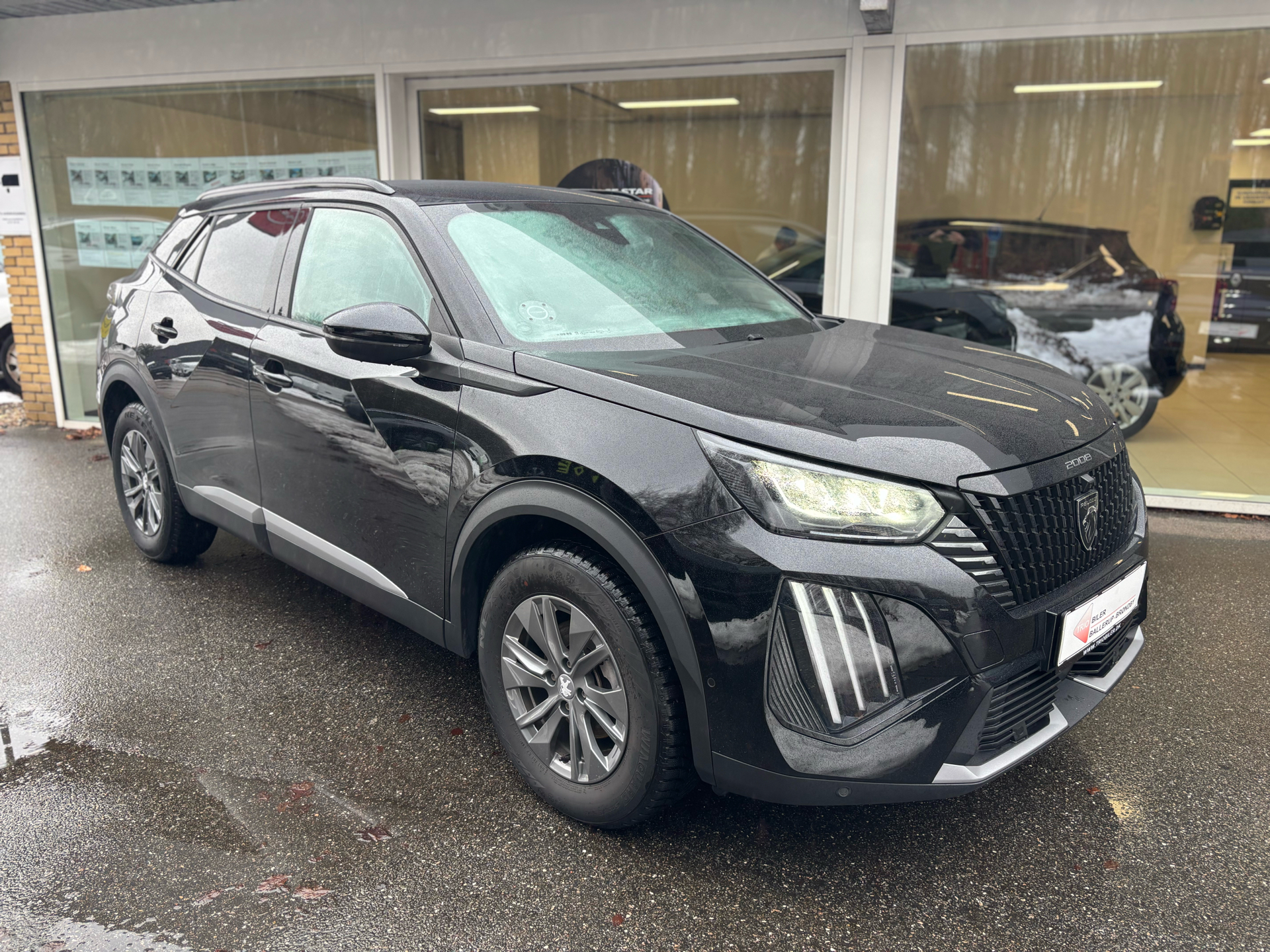 Billede af Peugeot 2008 1,2 PureTech Allure EAT8 130HK 5d 8g Aut.